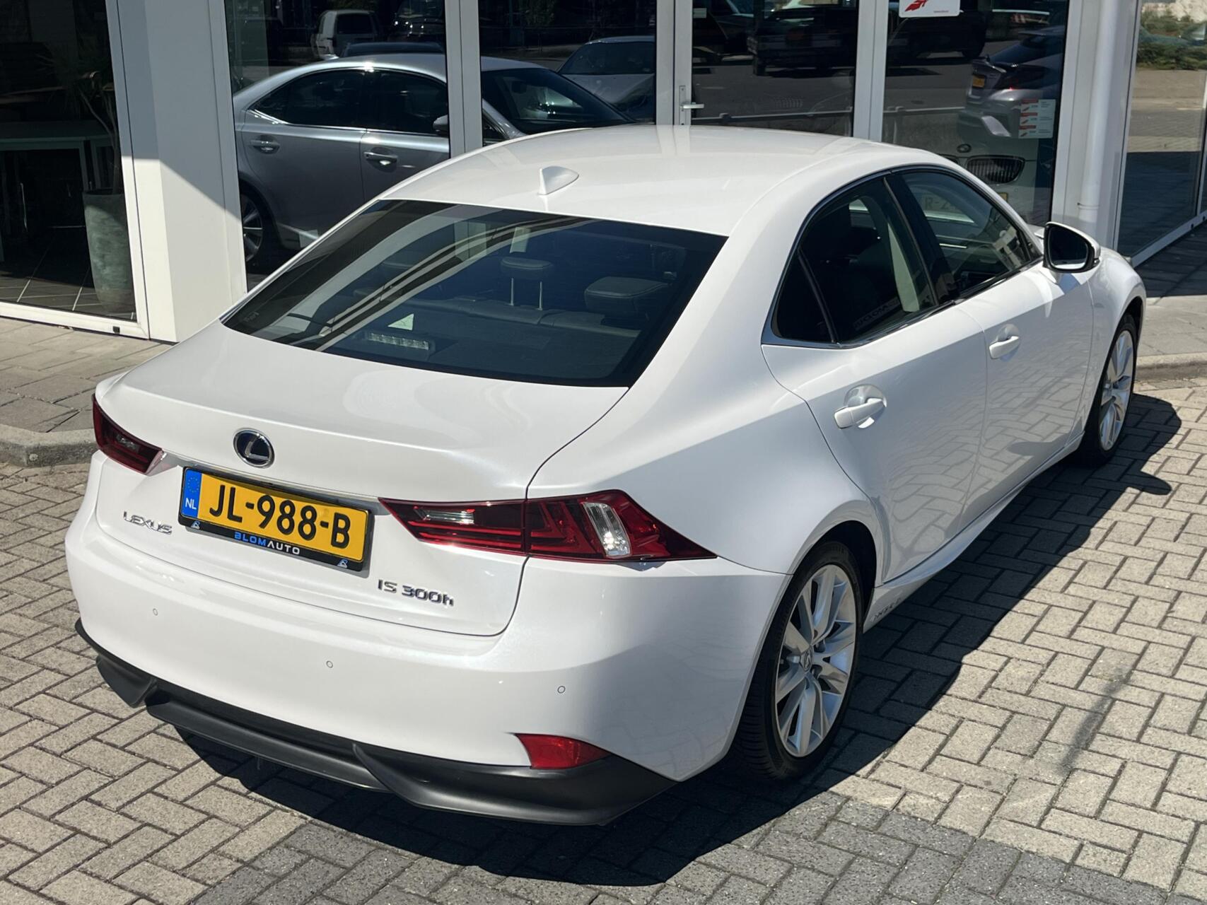 Foto van Lexus Lexus Is300h