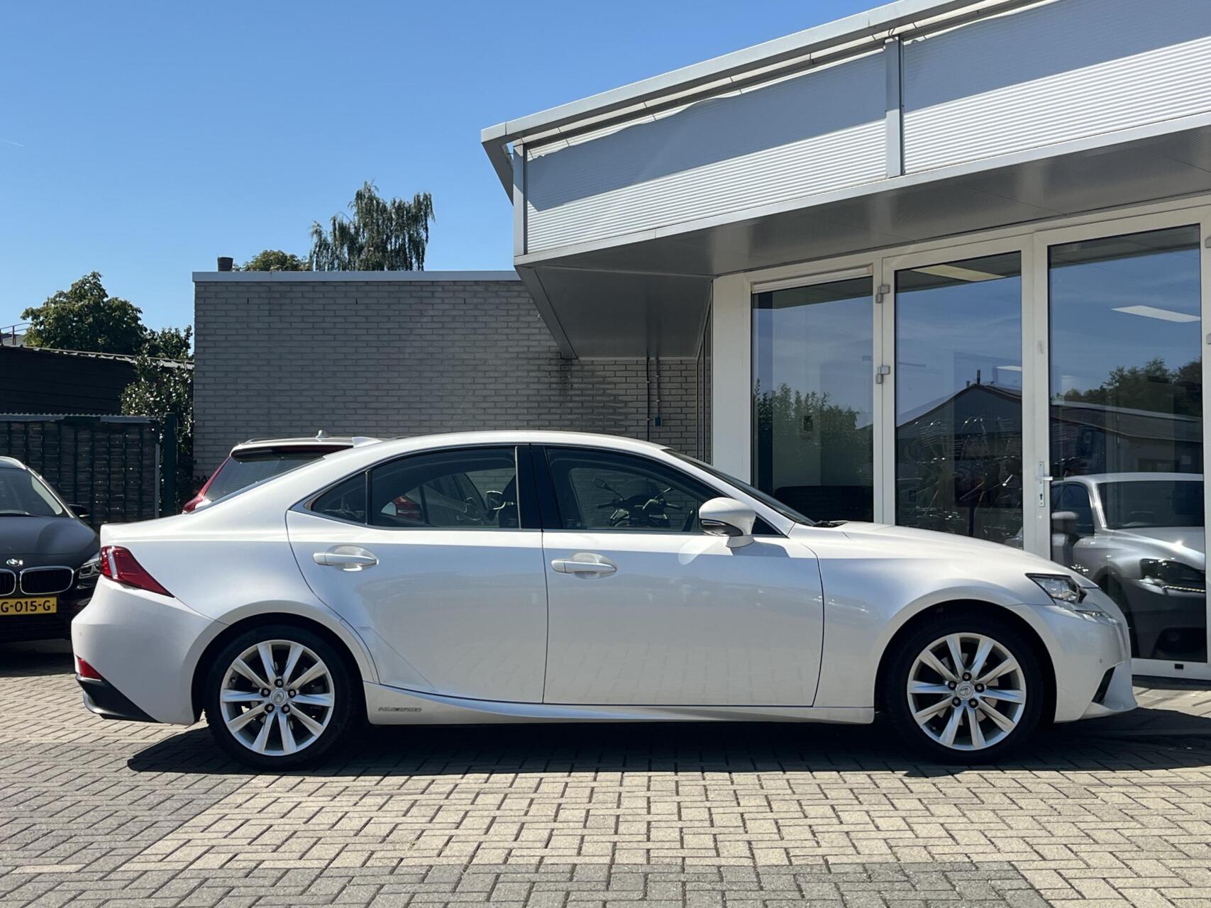 Foto van Lexus Lexus Is300h