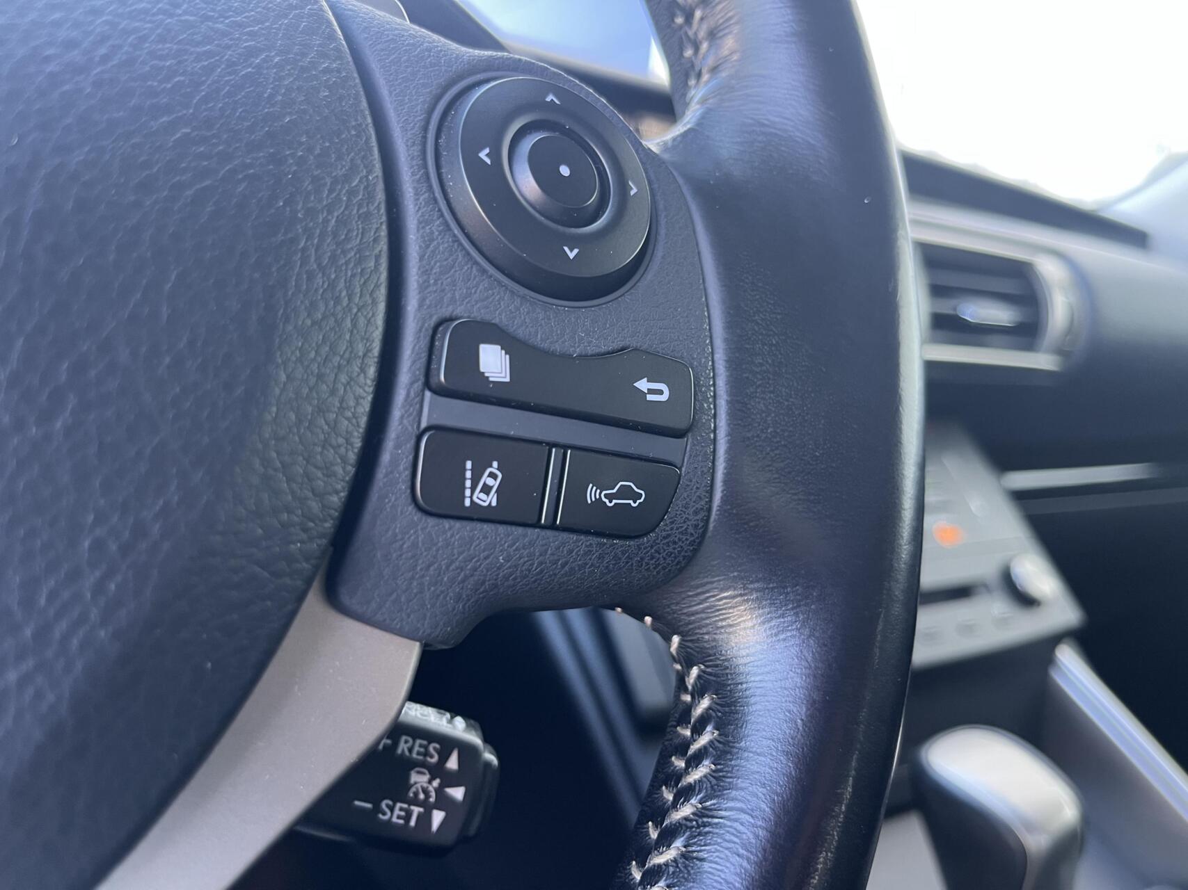 Foto van Lexus Lexus Is300h