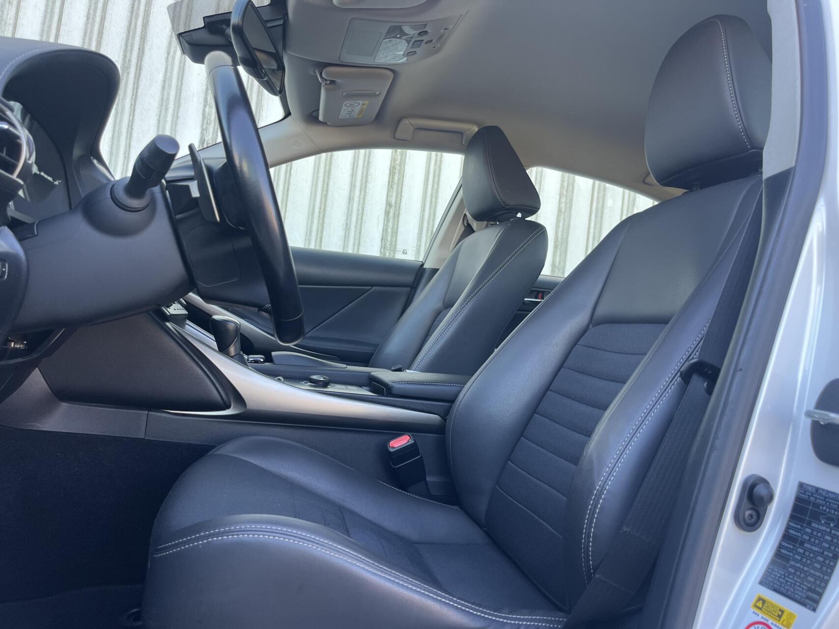 Foto van Lexus Lexus Is300h