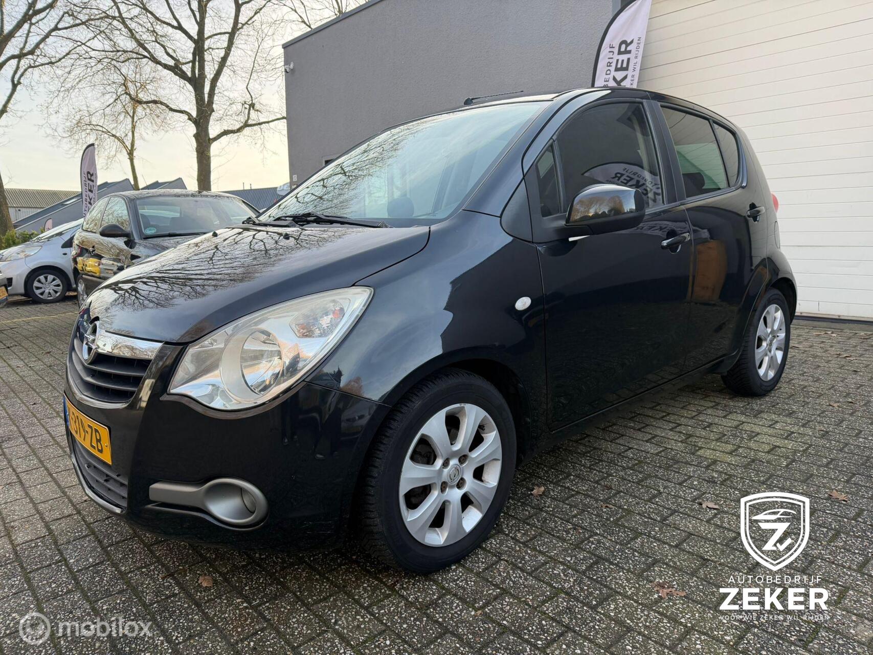 Opel Agila 1.0 Edition / AIRCO / GETINT GLAS / NETTE AUTO 2009 - voorkant