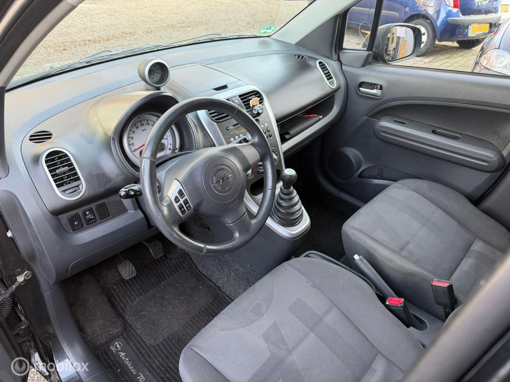 Foto van Opel Agila