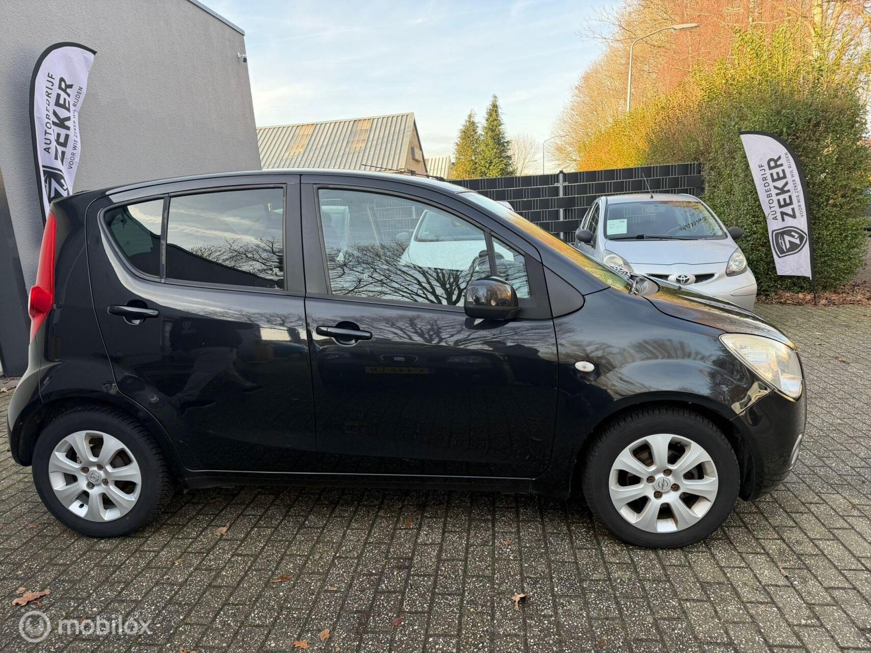 Foto van Opel Agila