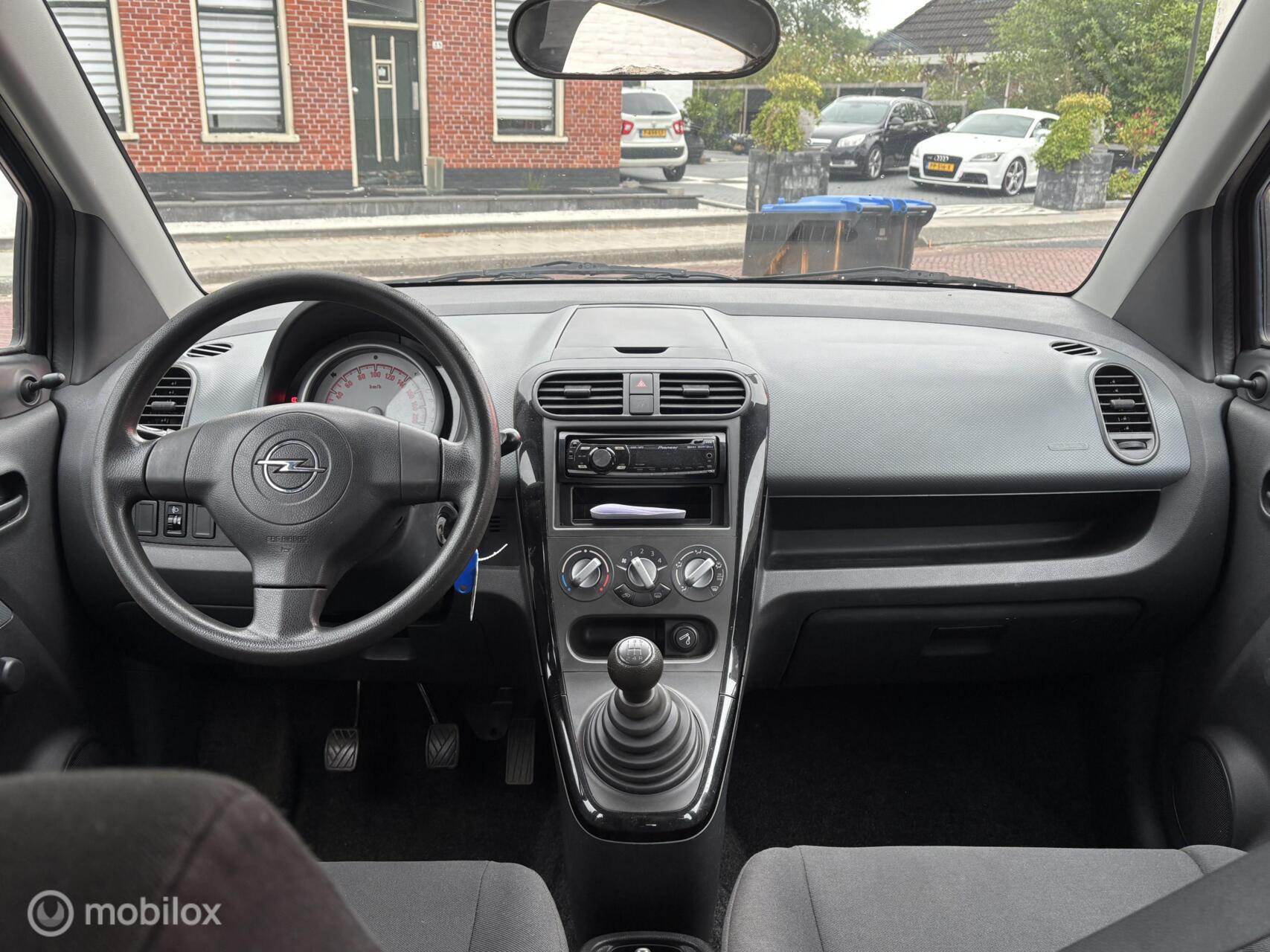 Foto van Opel Agila