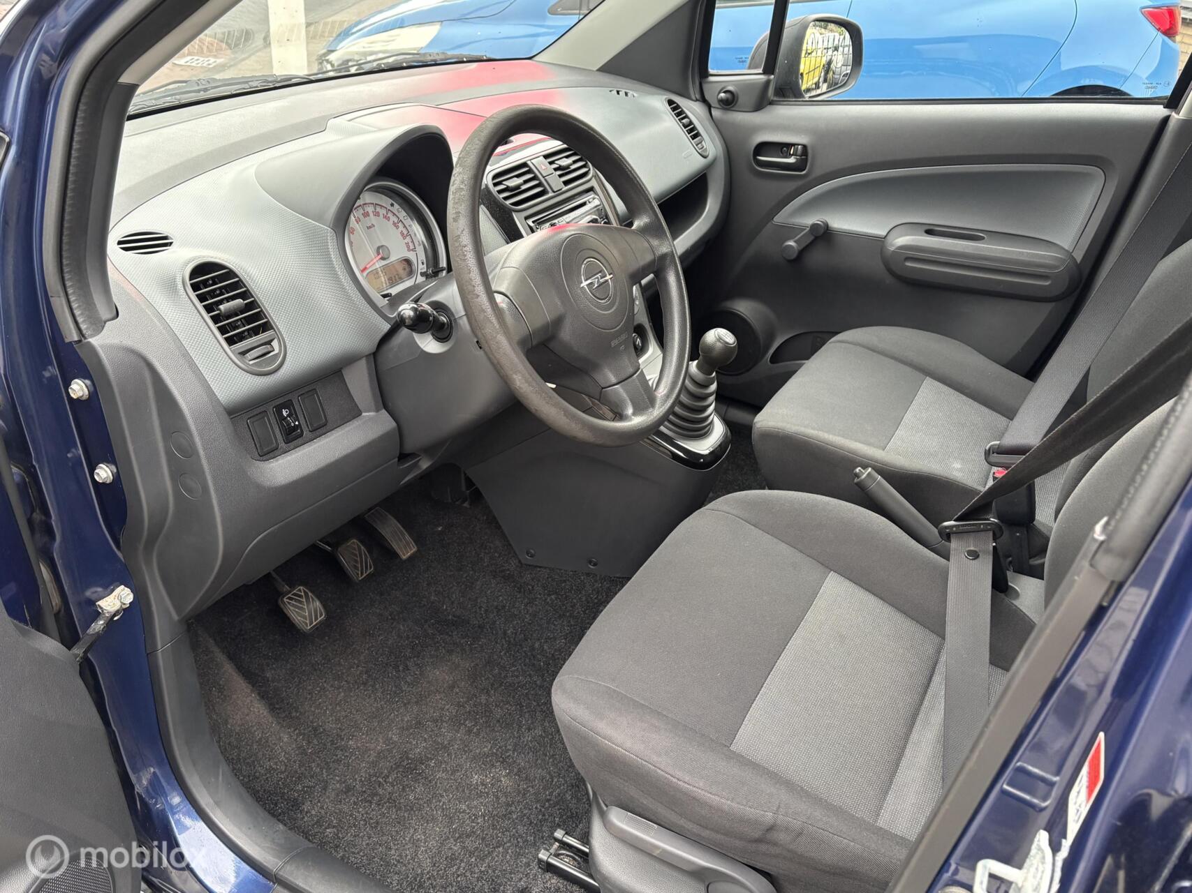 Foto van Opel Agila