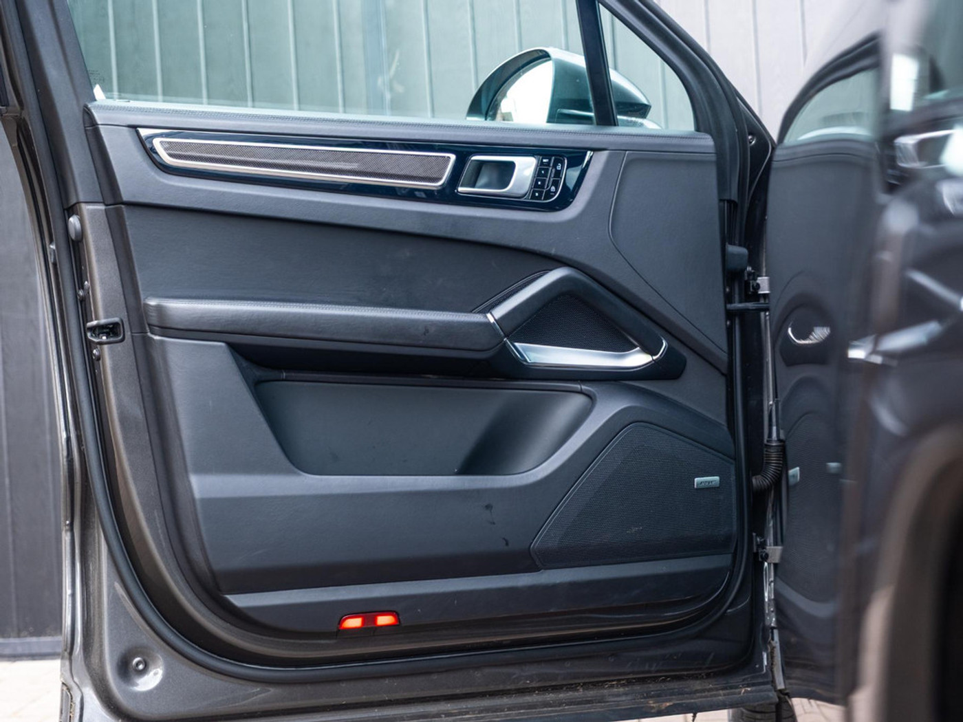 Foto van Porsche Cayenne Turbo S E-hybrid