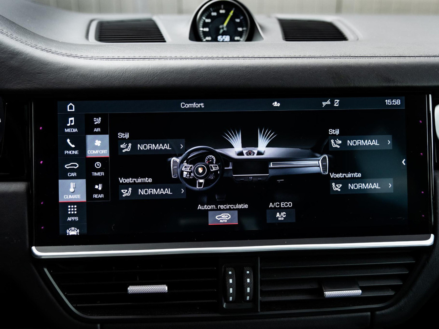 Foto van Porsche Cayenne Turbo S E-hybrid