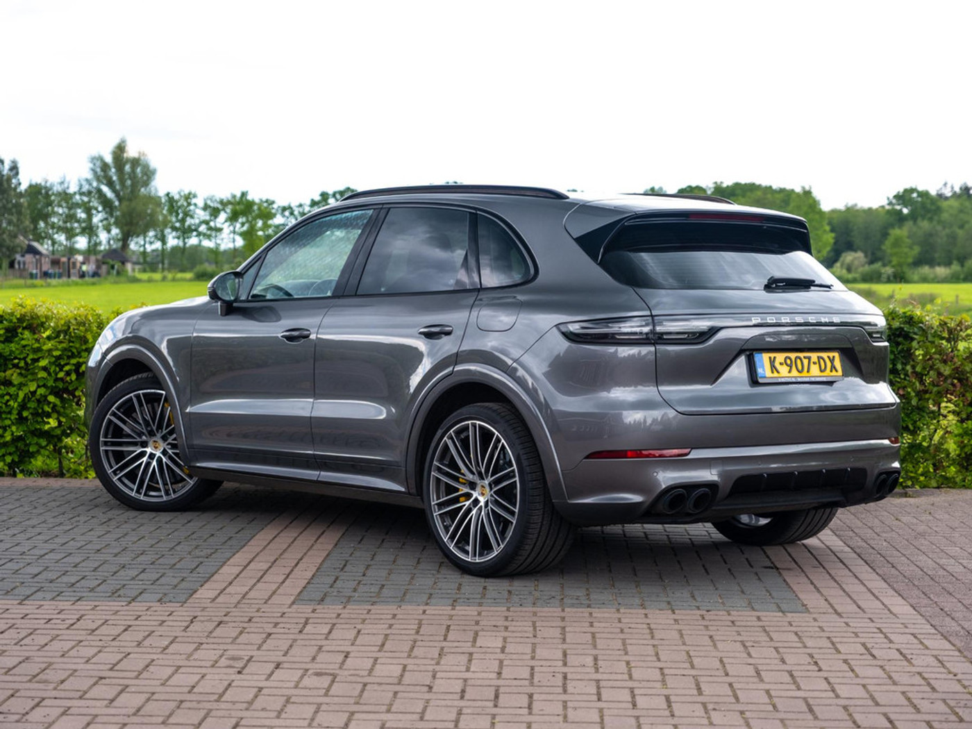Foto van Porsche Cayenne Turbo S E-hybrid