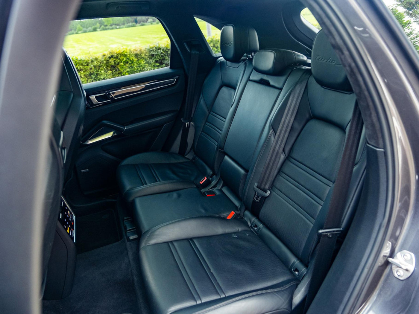 Foto van Porsche Cayenne Turbo S E-hybrid