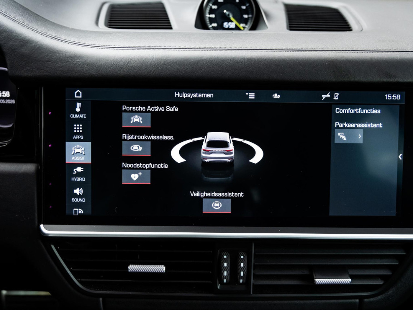 Foto van Porsche Cayenne Turbo S E-hybrid