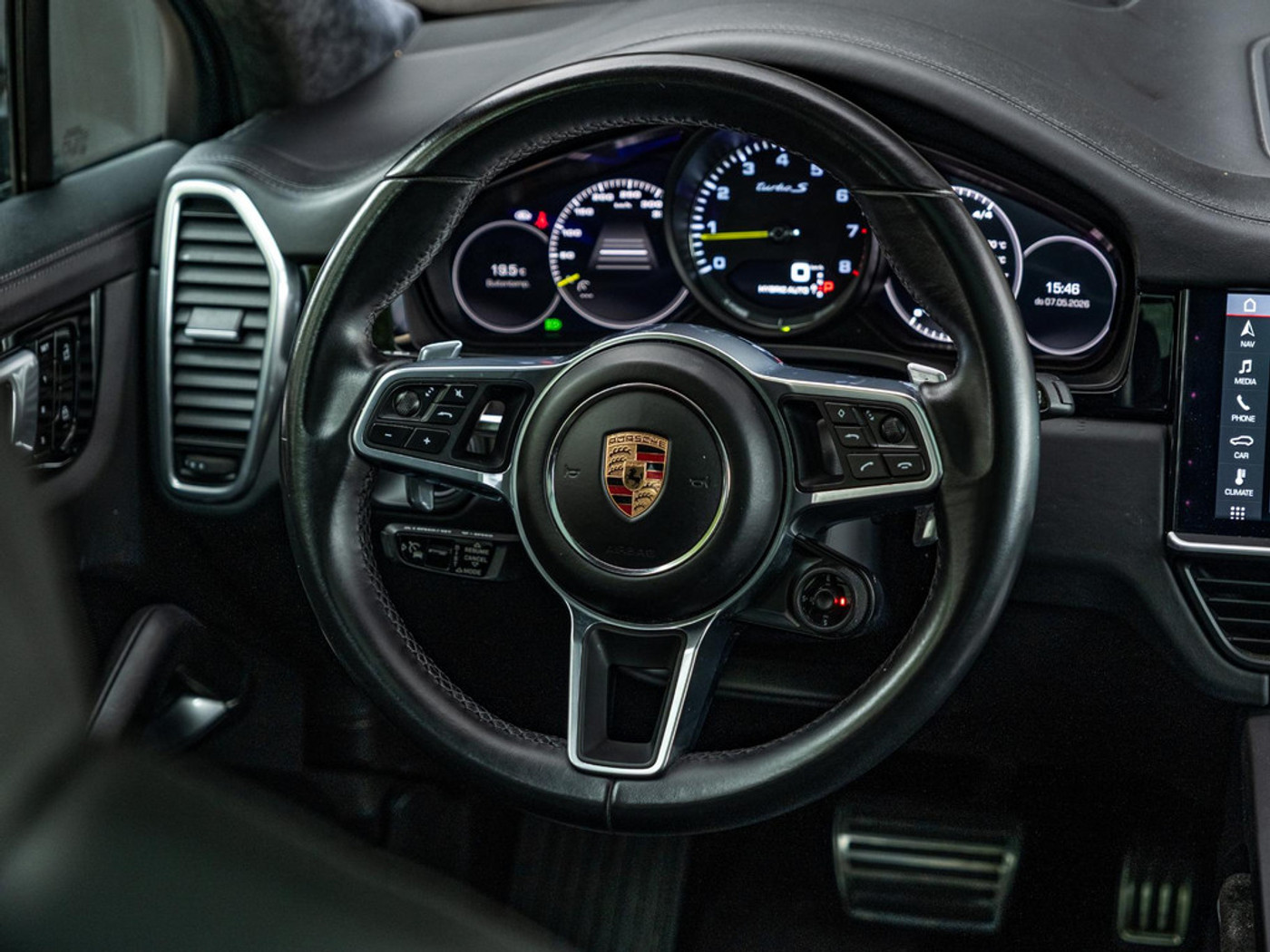 Foto van Porsche Cayenne Turbo S E-hybrid