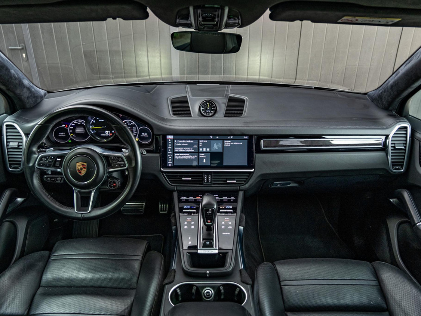 Foto van Porsche Cayenne Turbo S E-hybrid