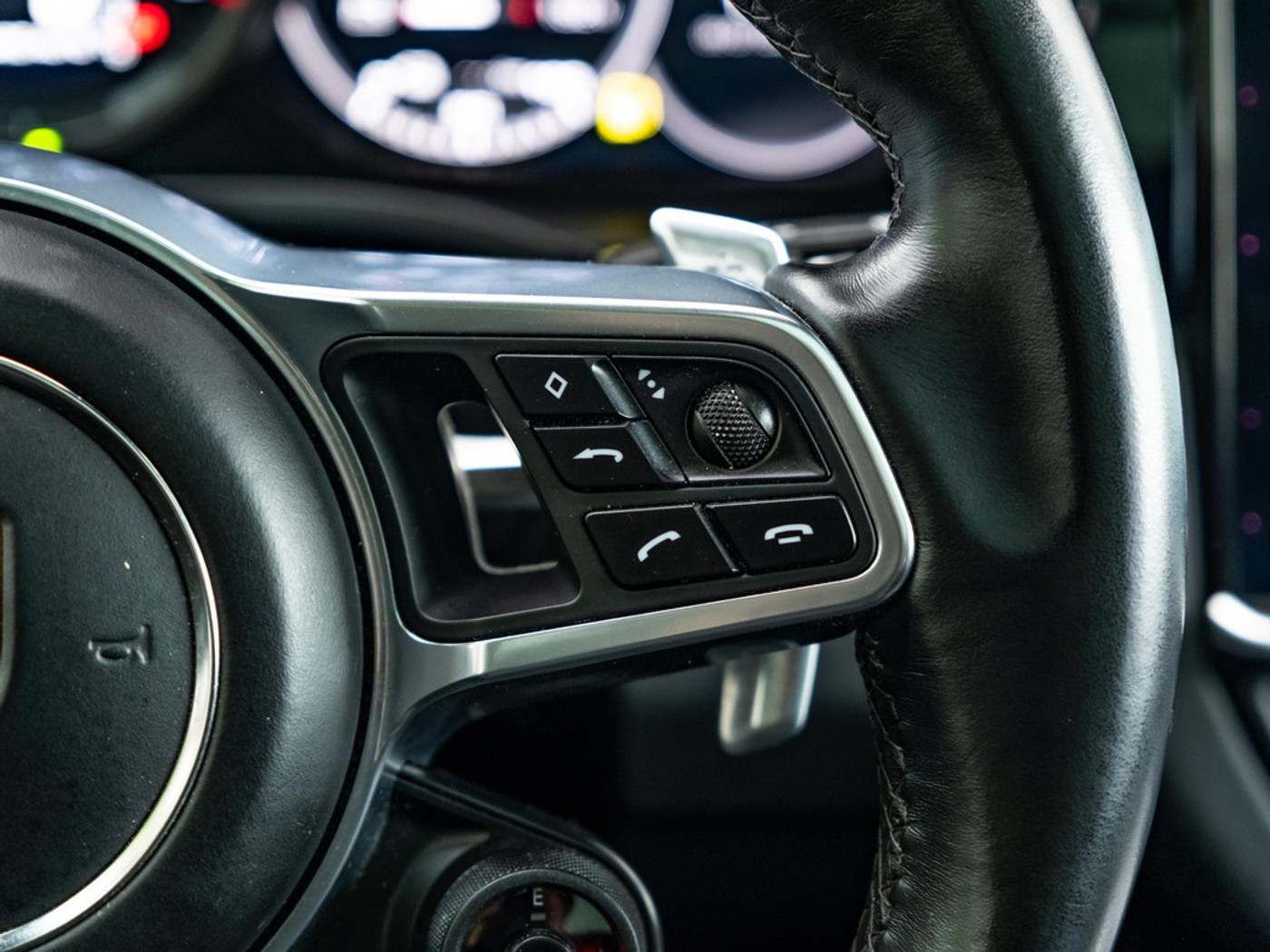 Foto van Porsche Cayenne Turbo S E-hybrid