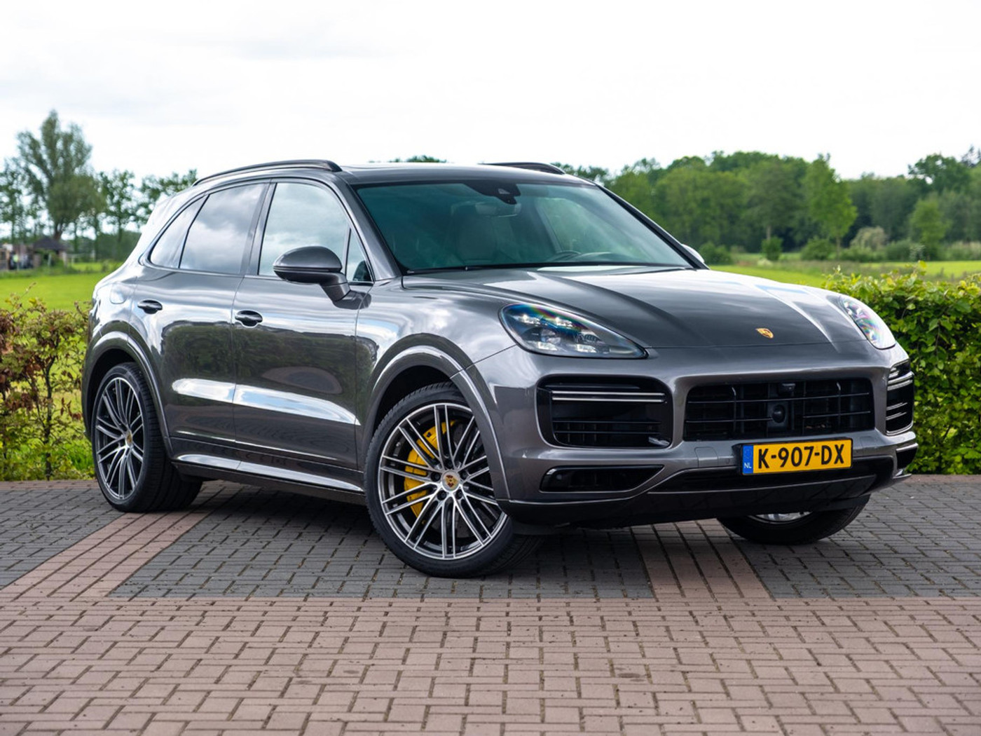 Foto van Porsche Cayenne Turbo S E-hybrid