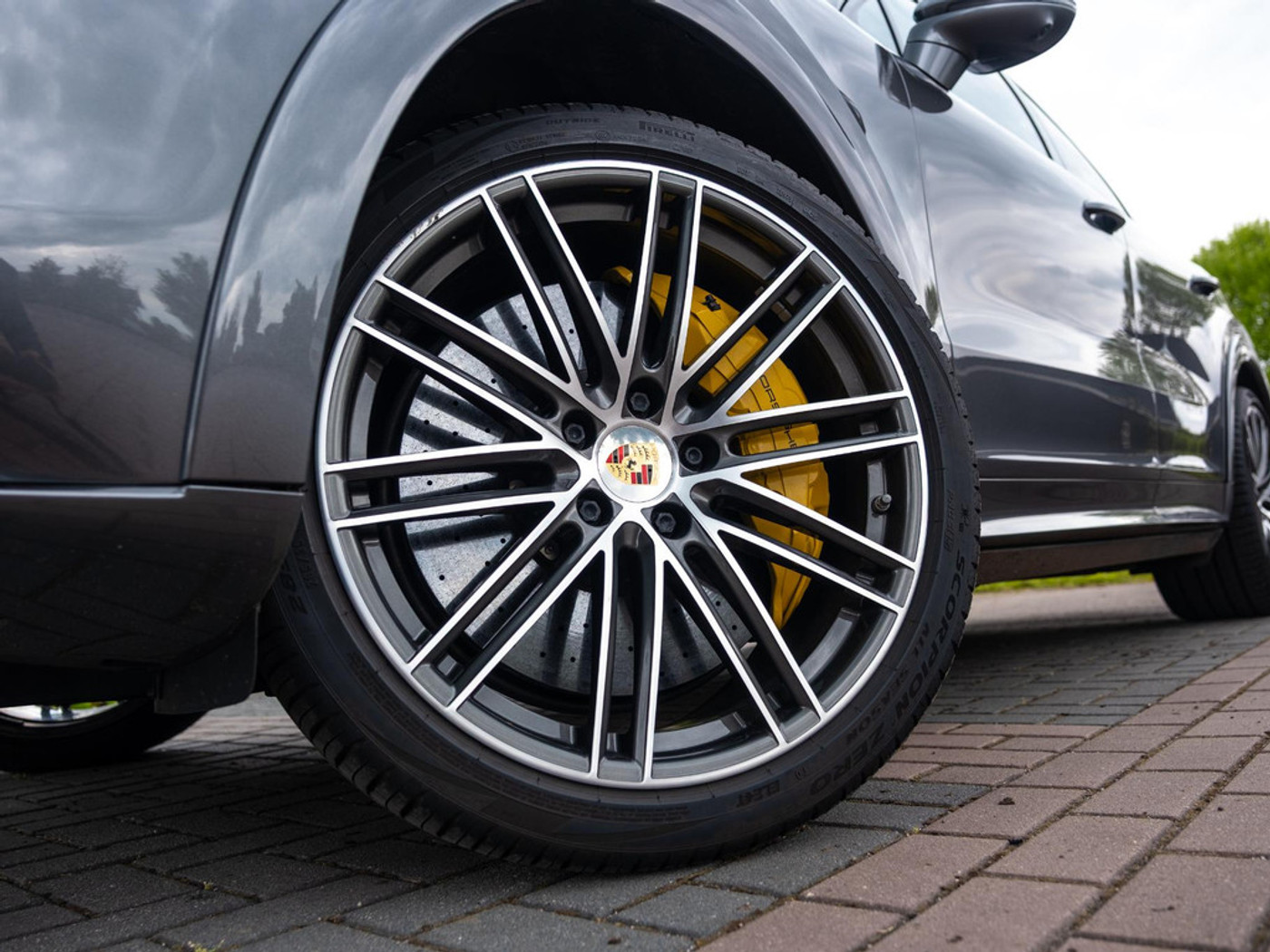 Foto van Porsche Cayenne Turbo S E-hybrid