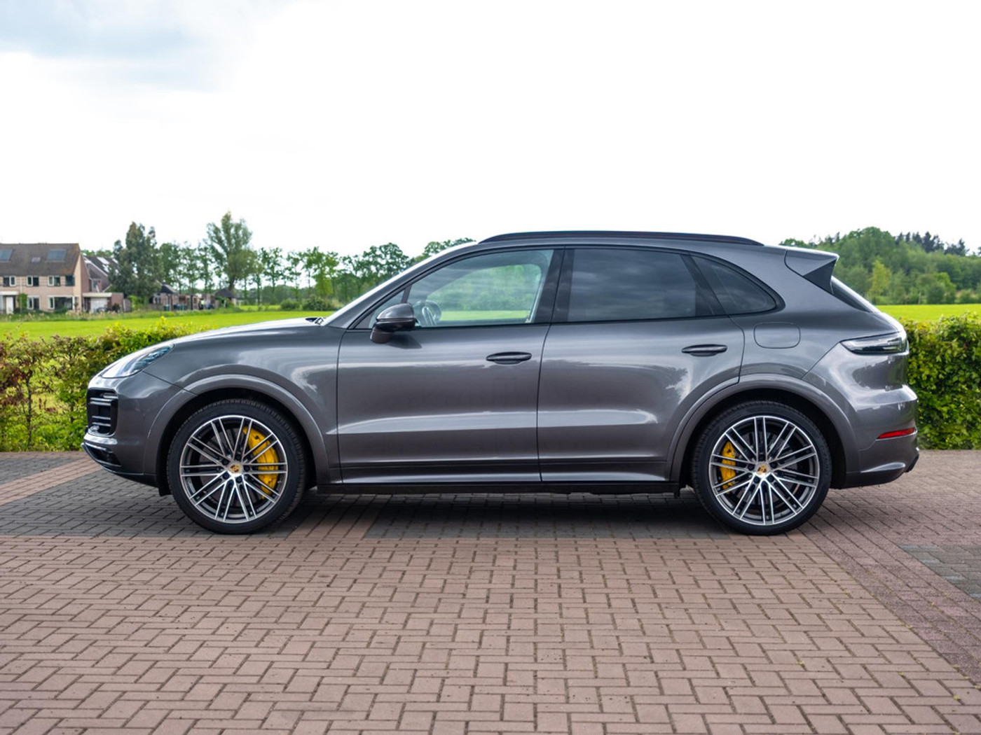 Foto van Porsche Cayenne Turbo S E-hybrid