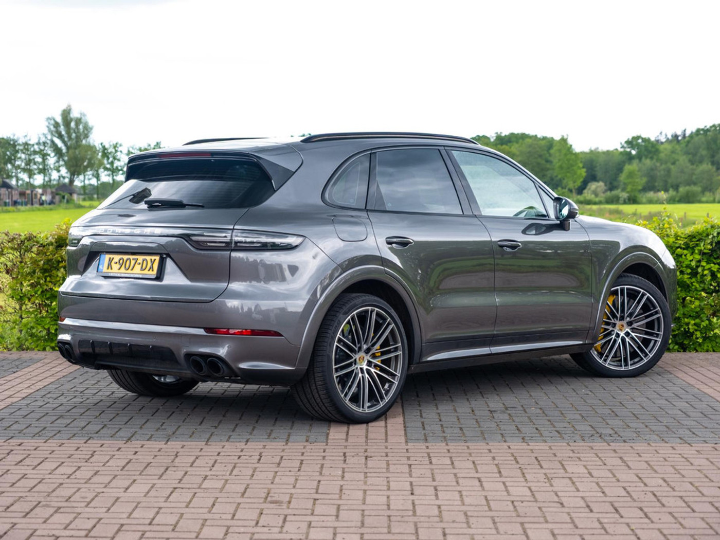 Foto van Porsche Cayenne Turbo S E-hybrid
