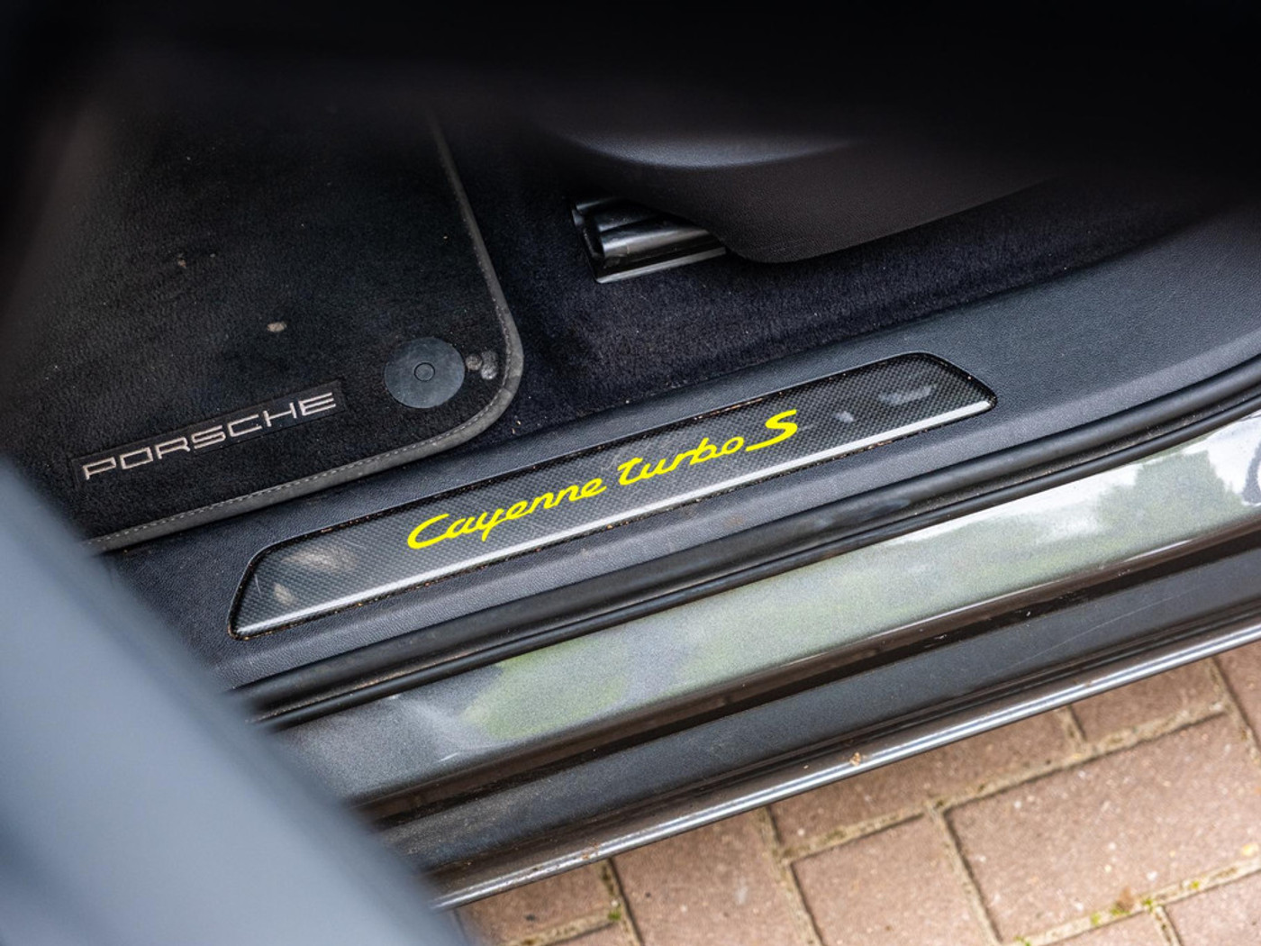 Foto van Porsche Cayenne Turbo S E-hybrid