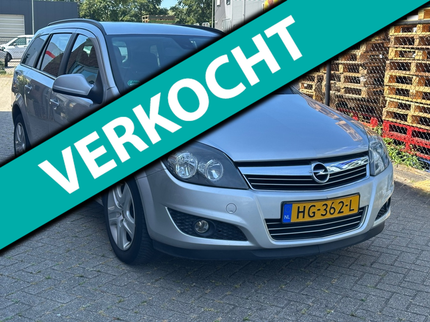Opel Astra Station Wagon 1.6 COSMO 2010 - voorkant