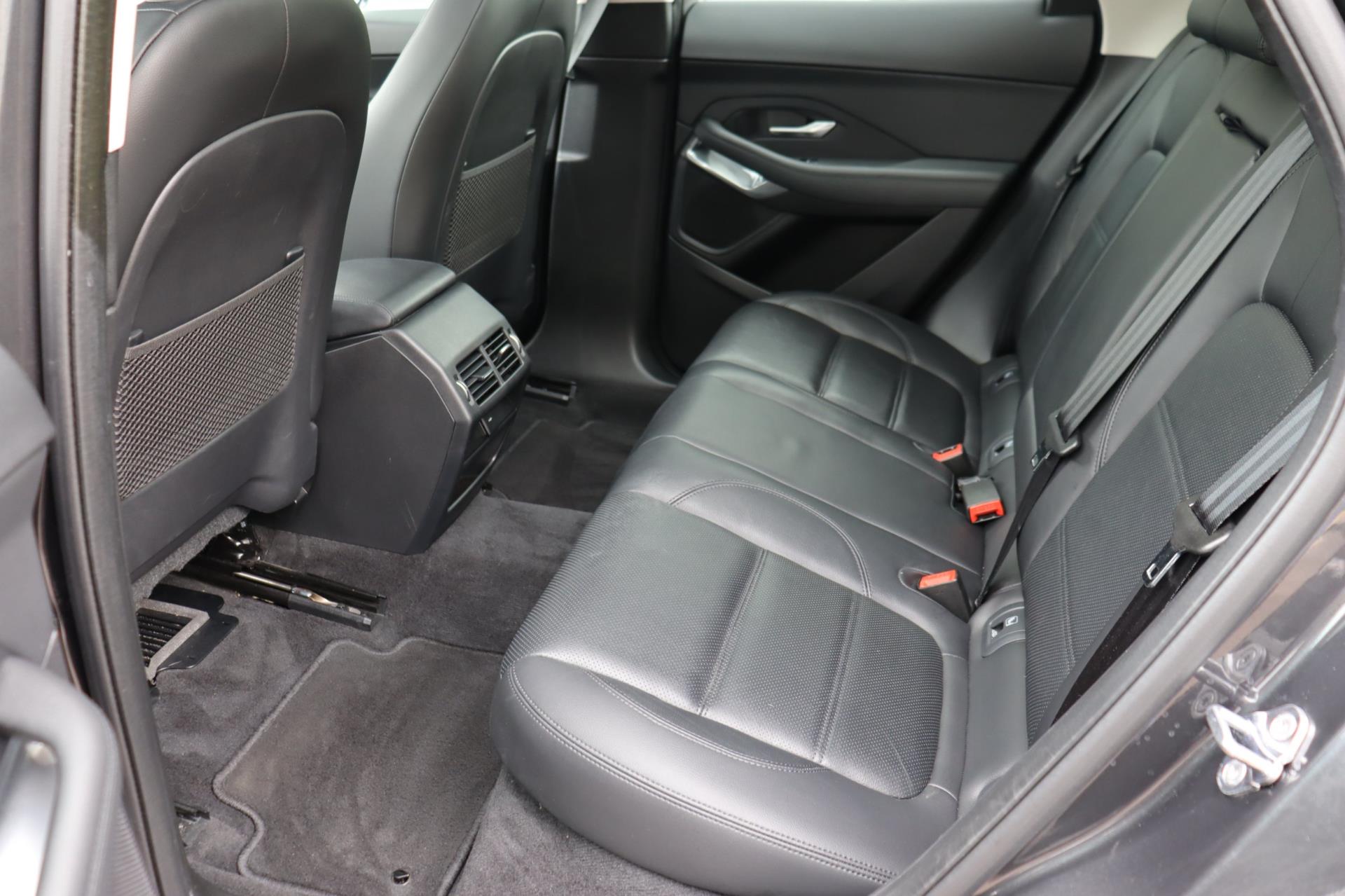 Foto van Jaguar E-pace