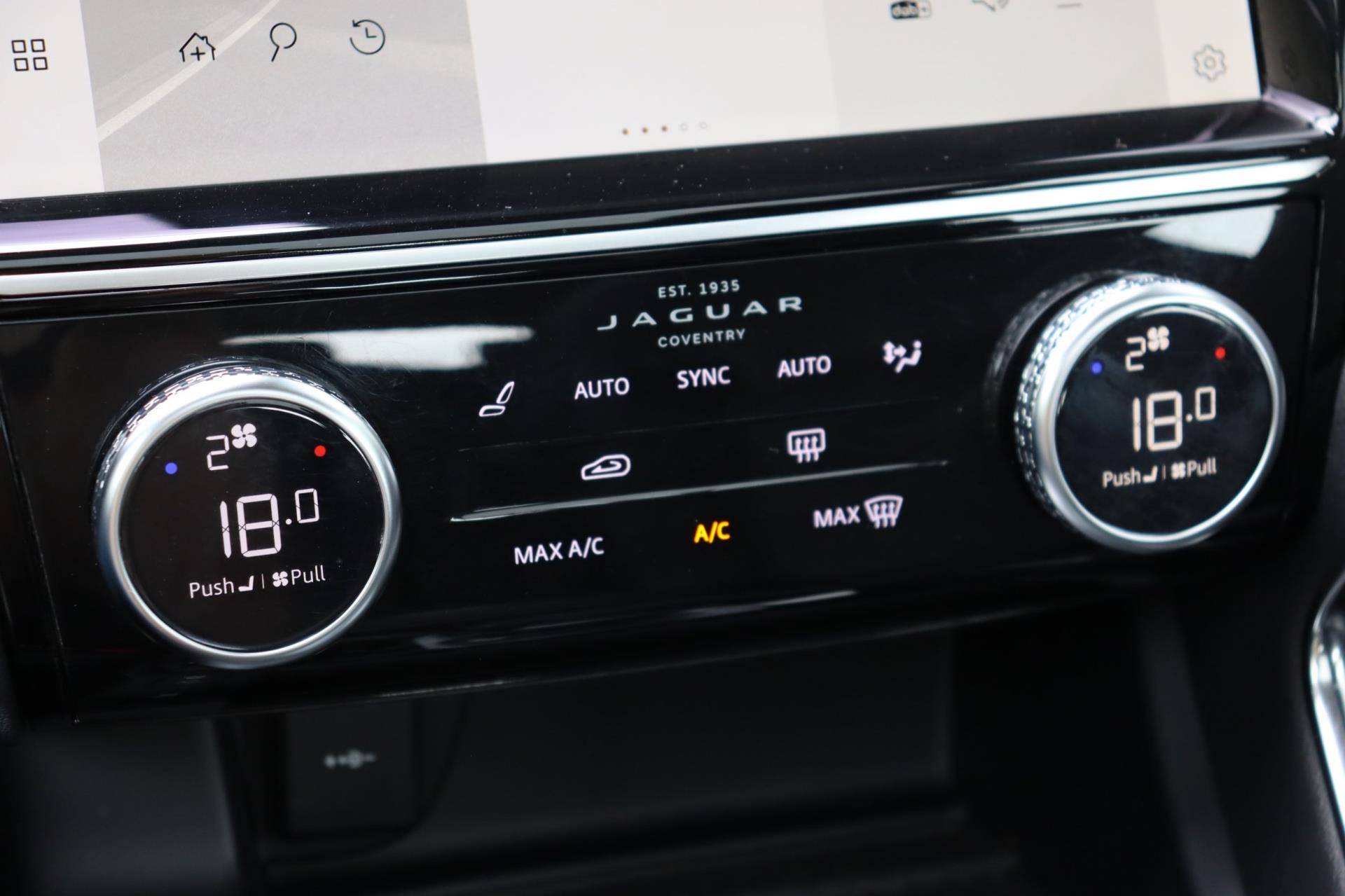 Foto van Jaguar E-pace