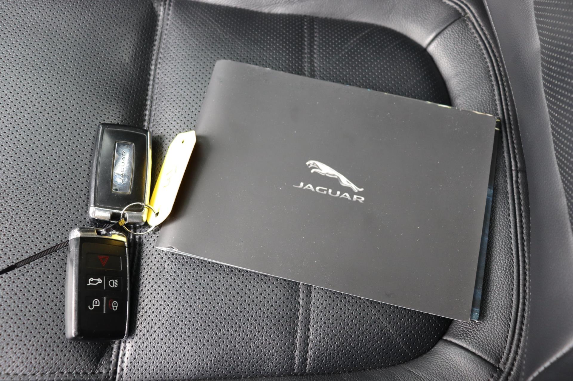 Foto van Jaguar E-pace