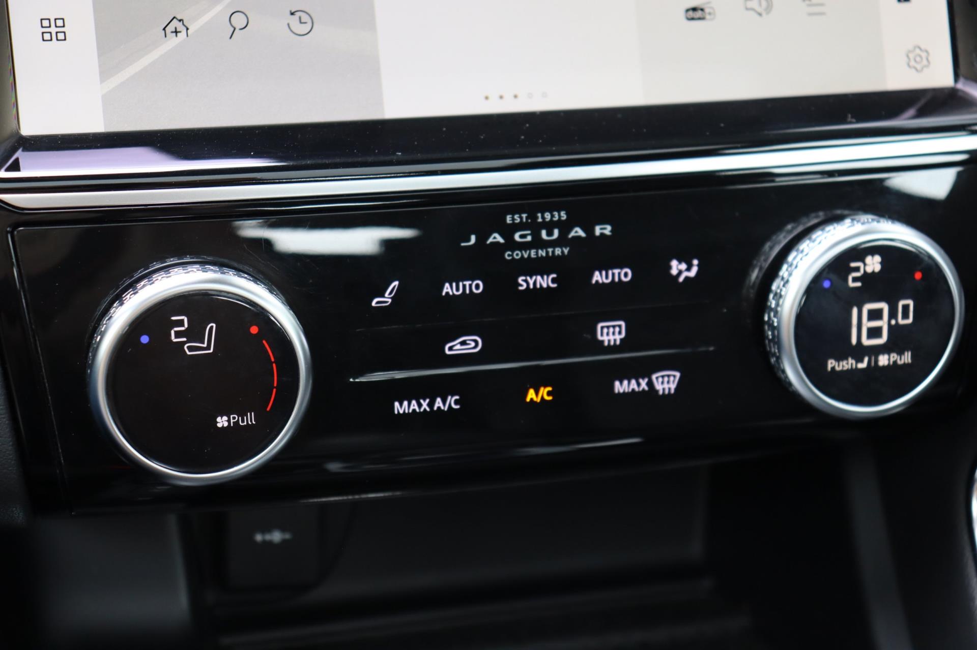Foto van Jaguar E-pace