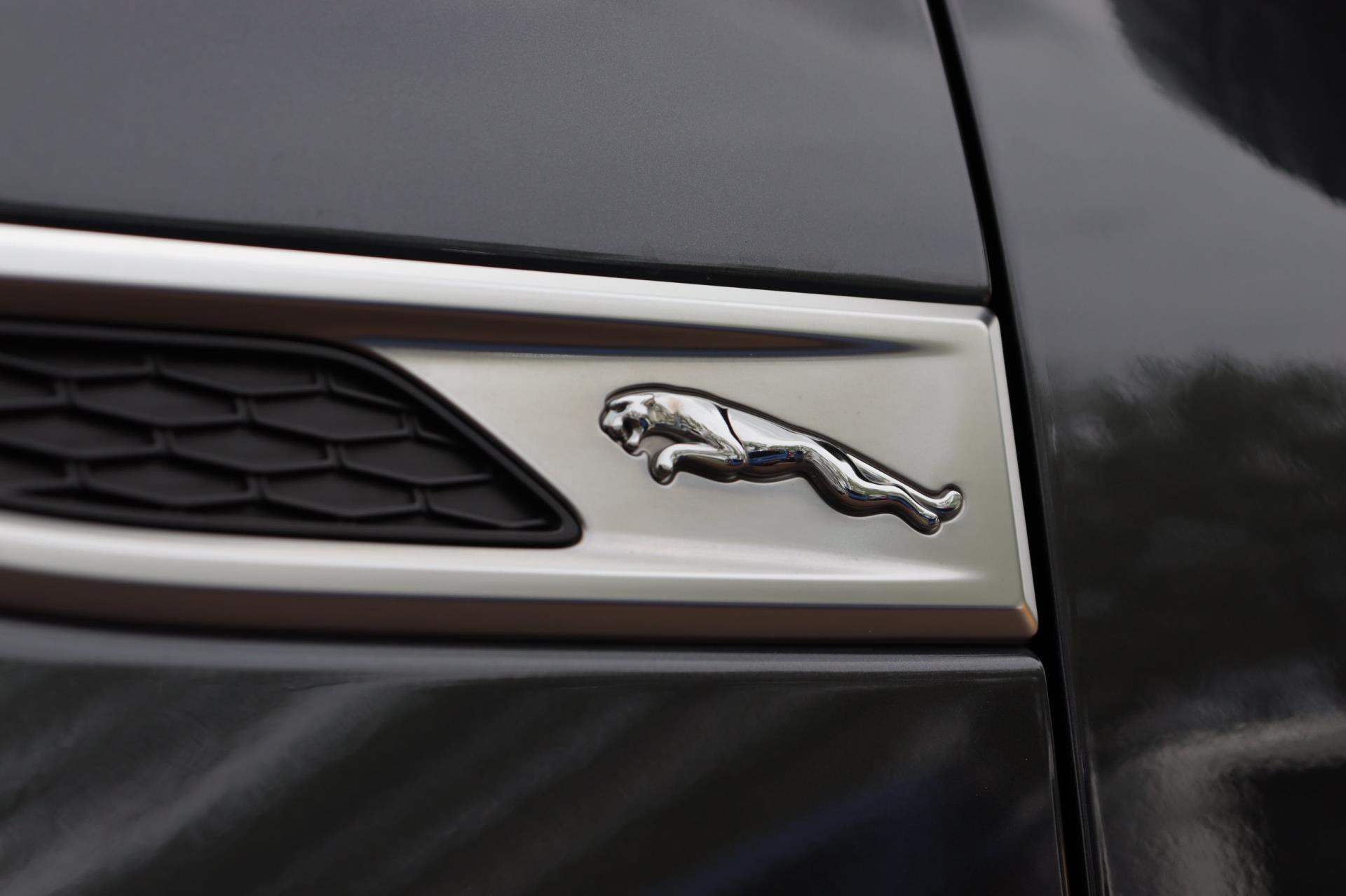 Foto van Jaguar E-pace