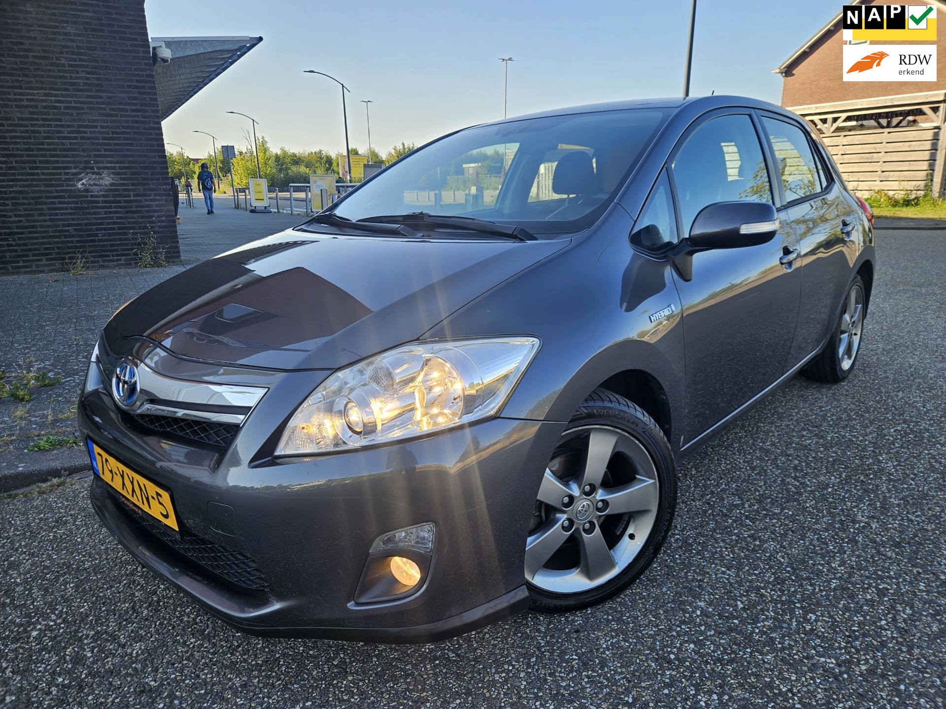 Toyota Toyota Auris 1.8 Full Hybrid Dynamic Business GARANTIE 2012 - voorkant