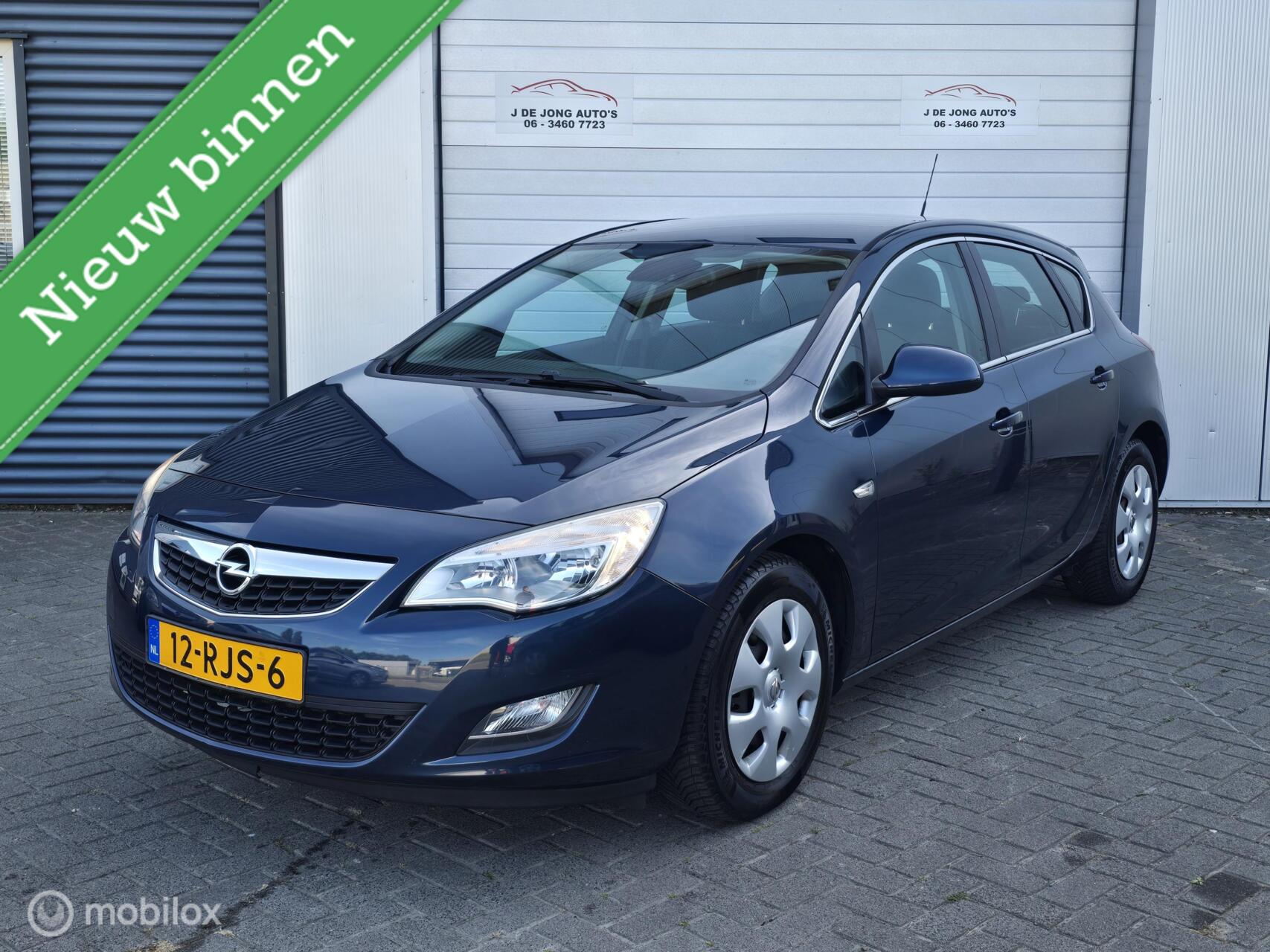 Opel Astra 1.4 Edition Nette auto! 2011 - voorkant