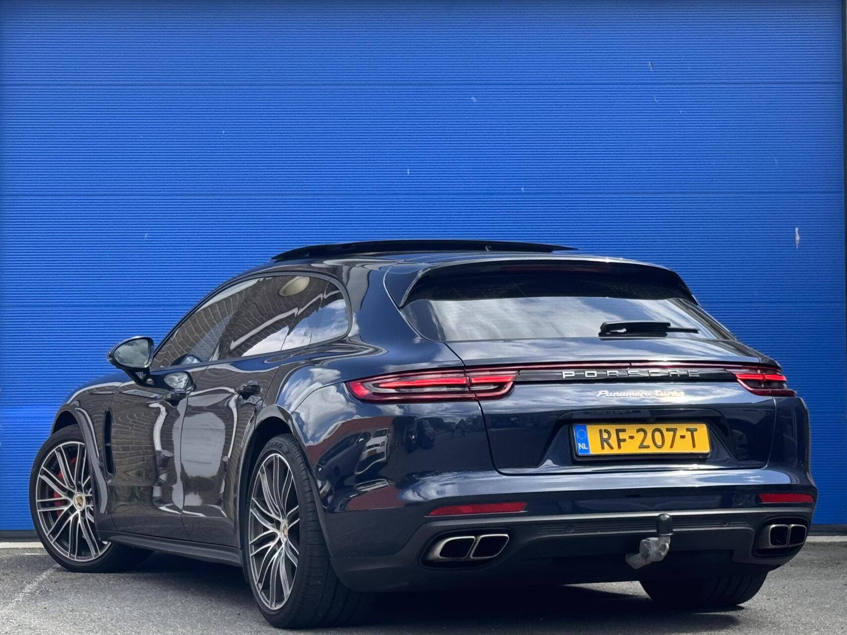 Foto van Porsche Panamera Turbo
