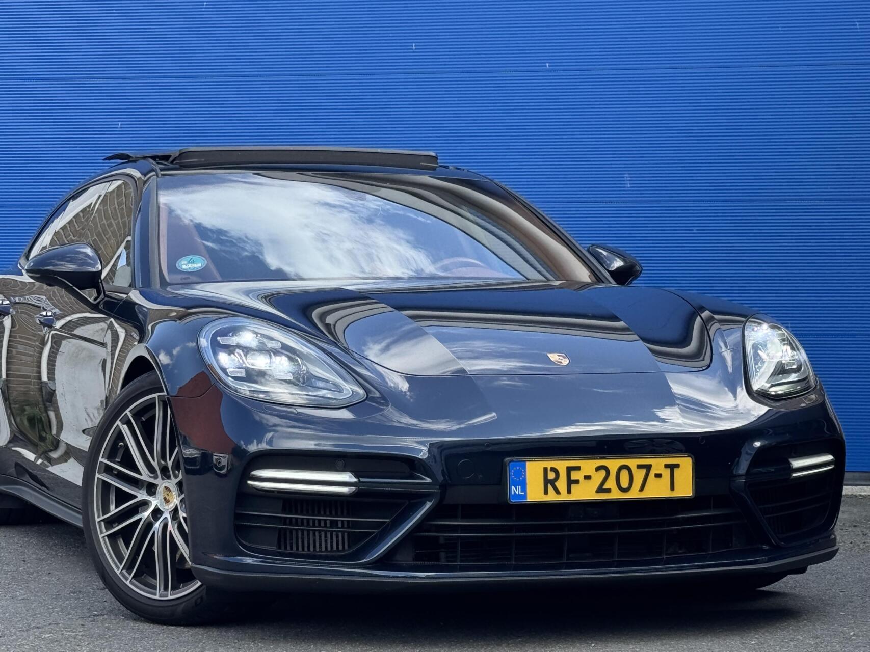 Foto van Porsche Panamera Turbo