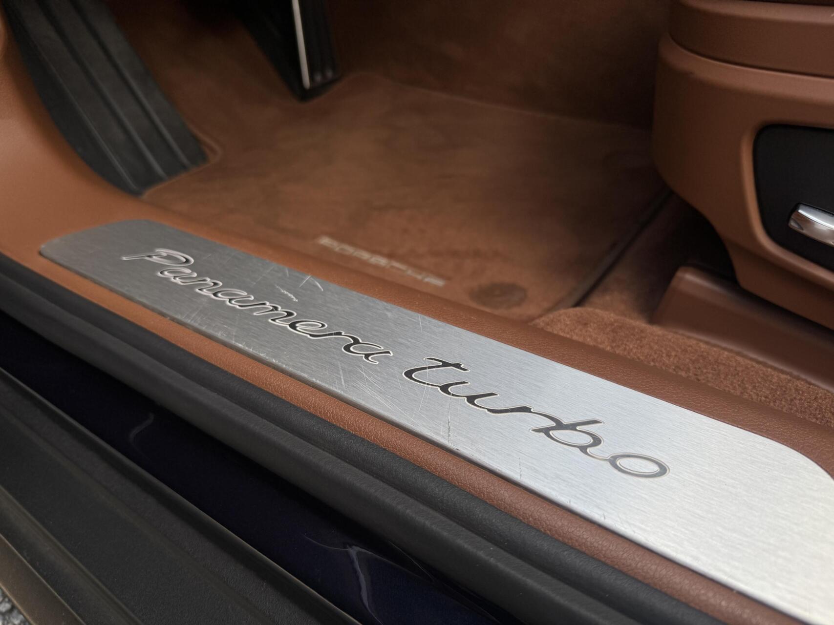 Foto van Porsche Panamera Turbo
