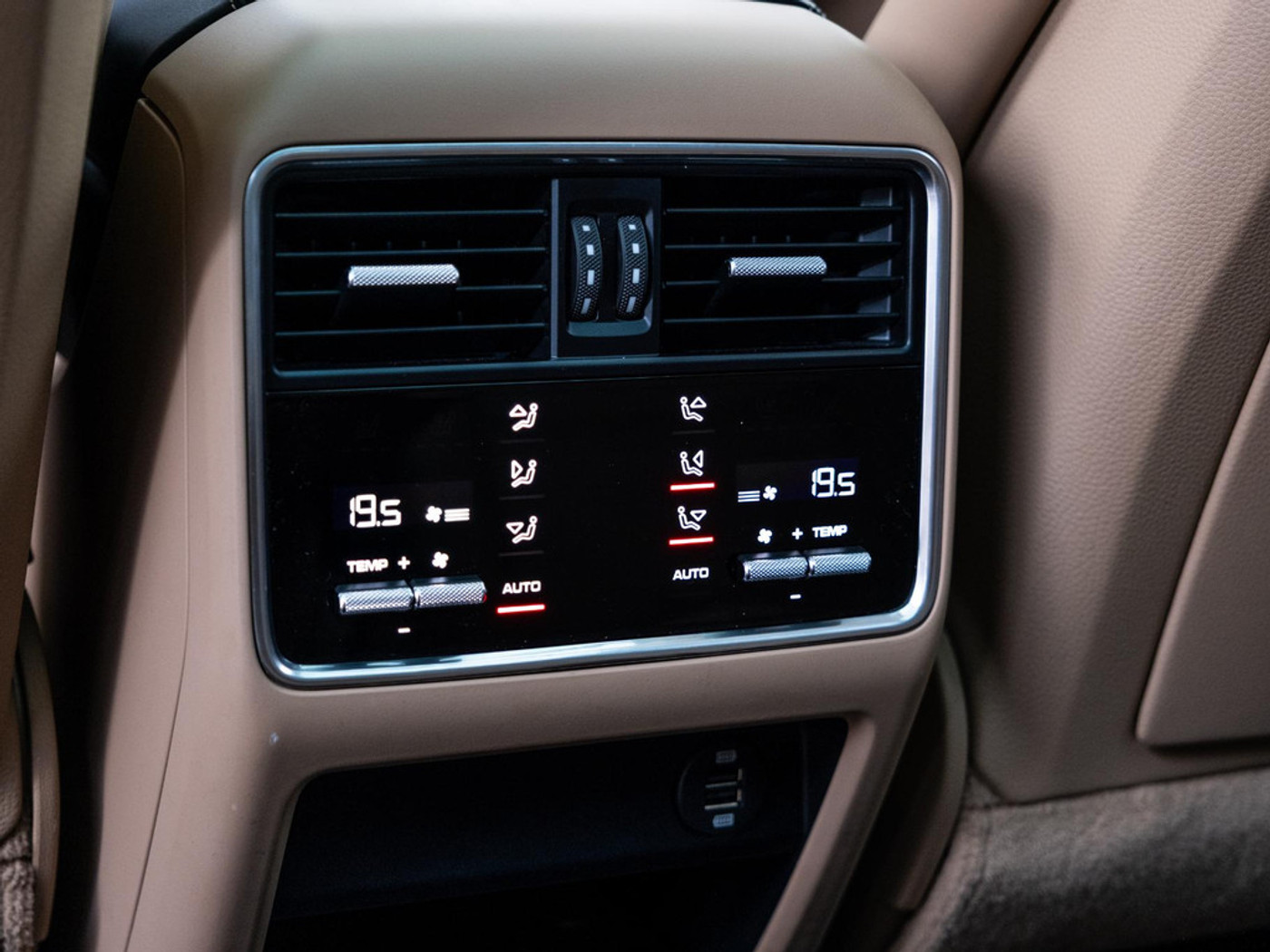 Foto van Porsche Cayenne E-hybrid