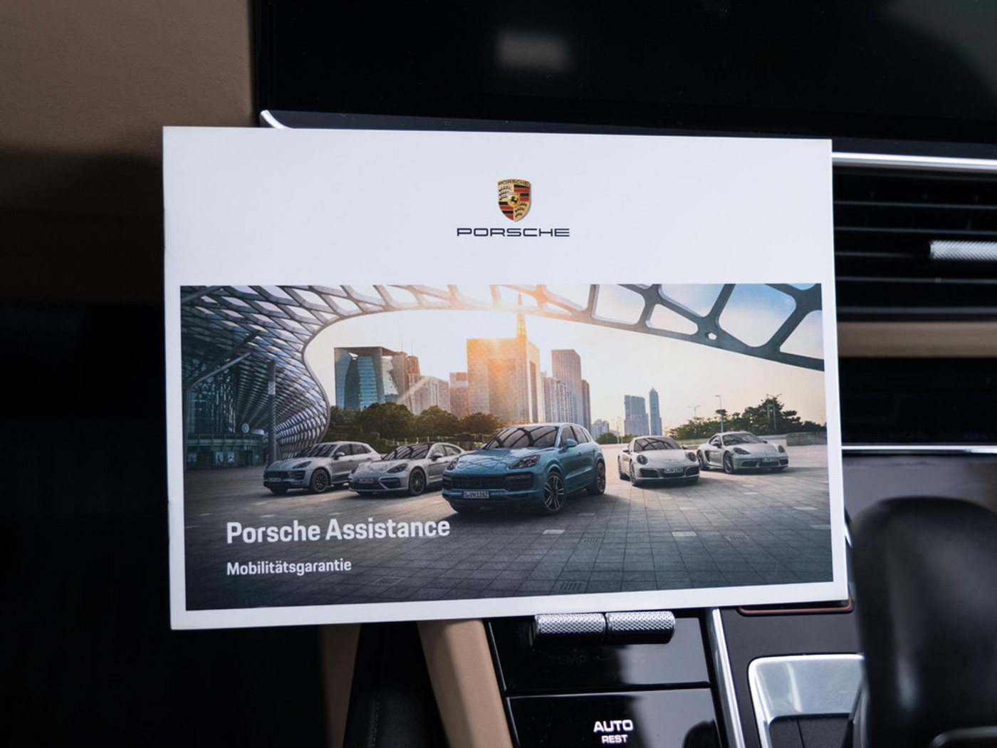 Foto van Porsche Cayenne E-hybrid