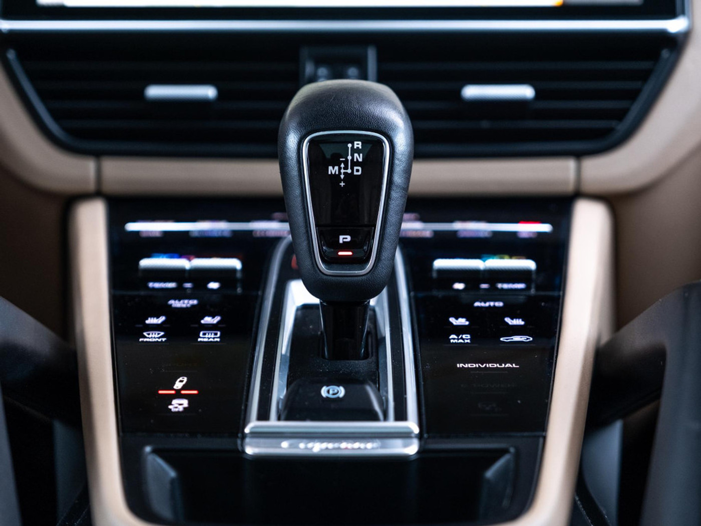 Foto van Porsche Cayenne E-hybrid