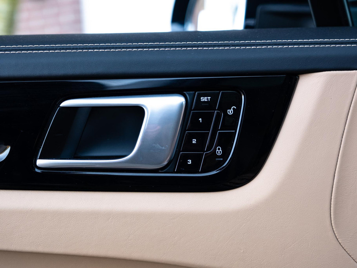 Foto van Porsche Cayenne E-hybrid