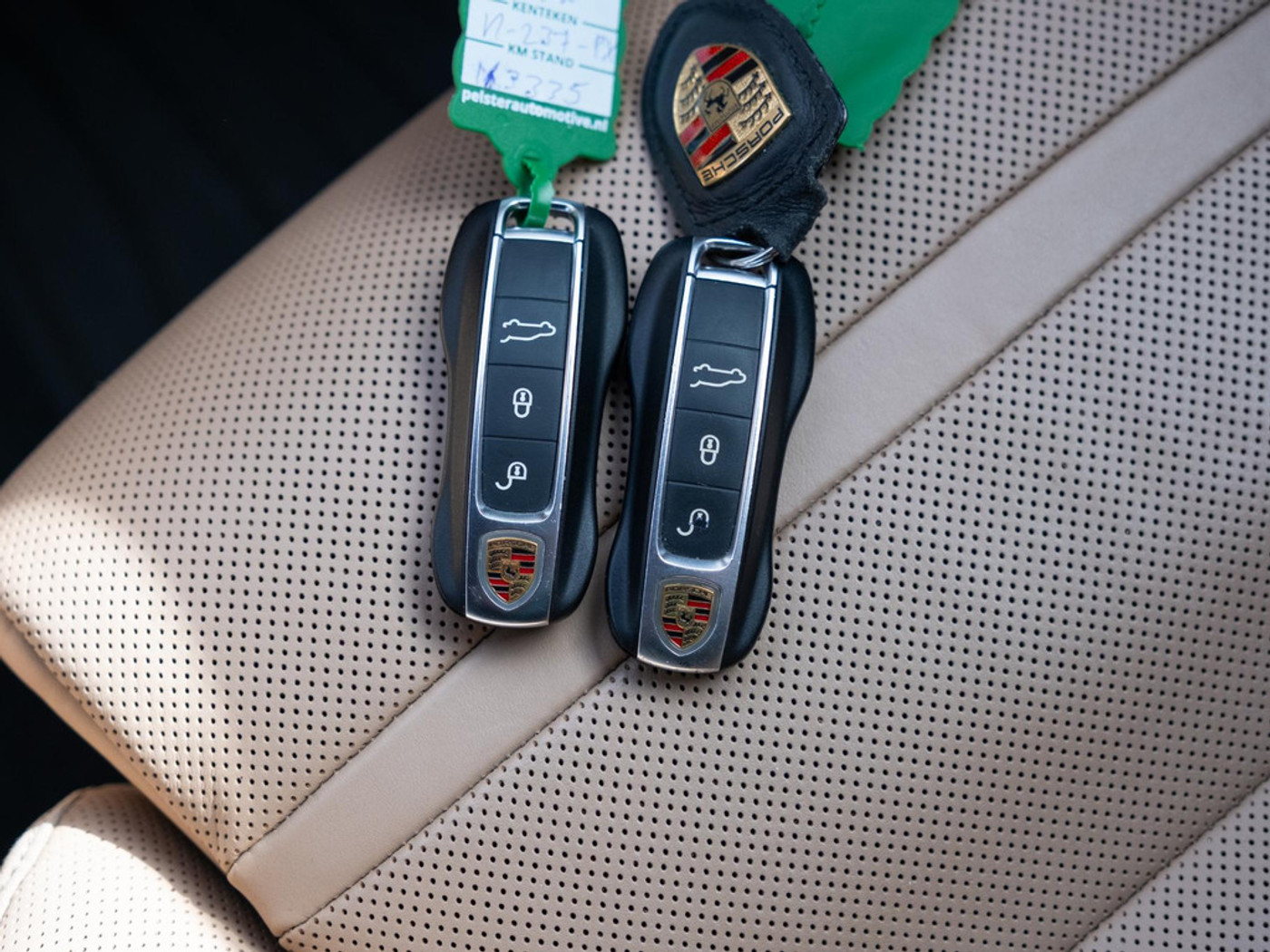 Foto van Porsche Cayenne E-hybrid