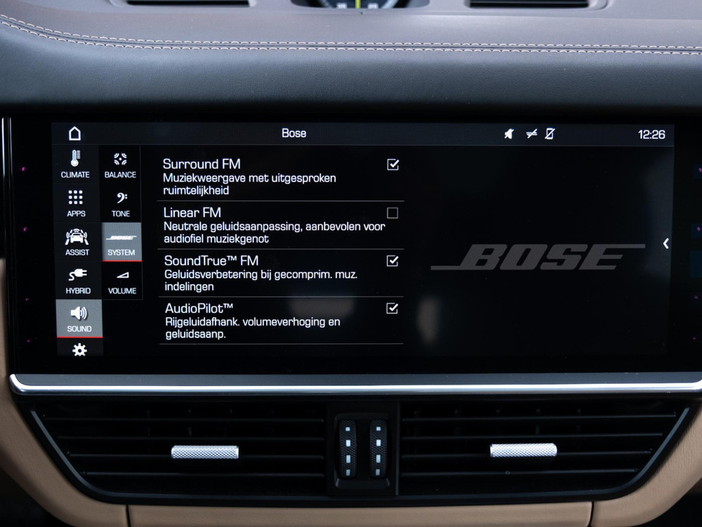 Foto van Porsche Cayenne E-hybrid