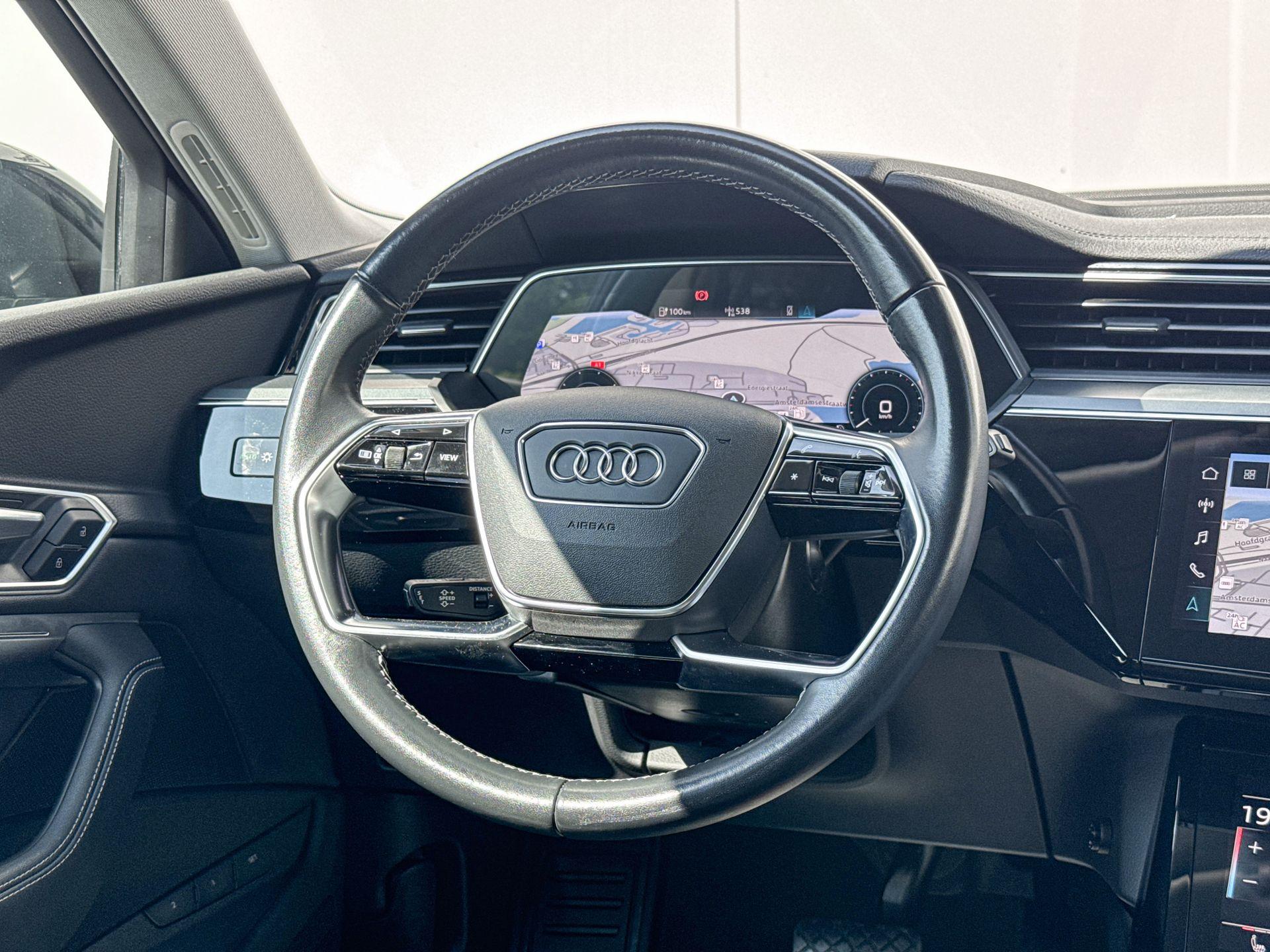 Foto van Audi E-tron 55
