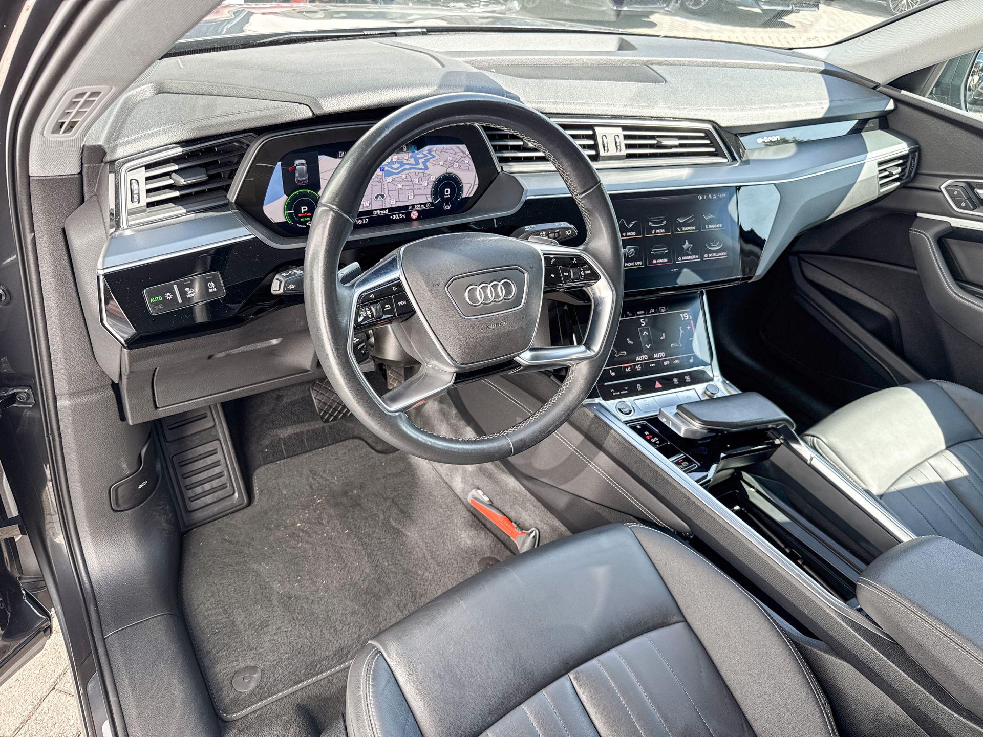 Foto van Audi E-tron 55