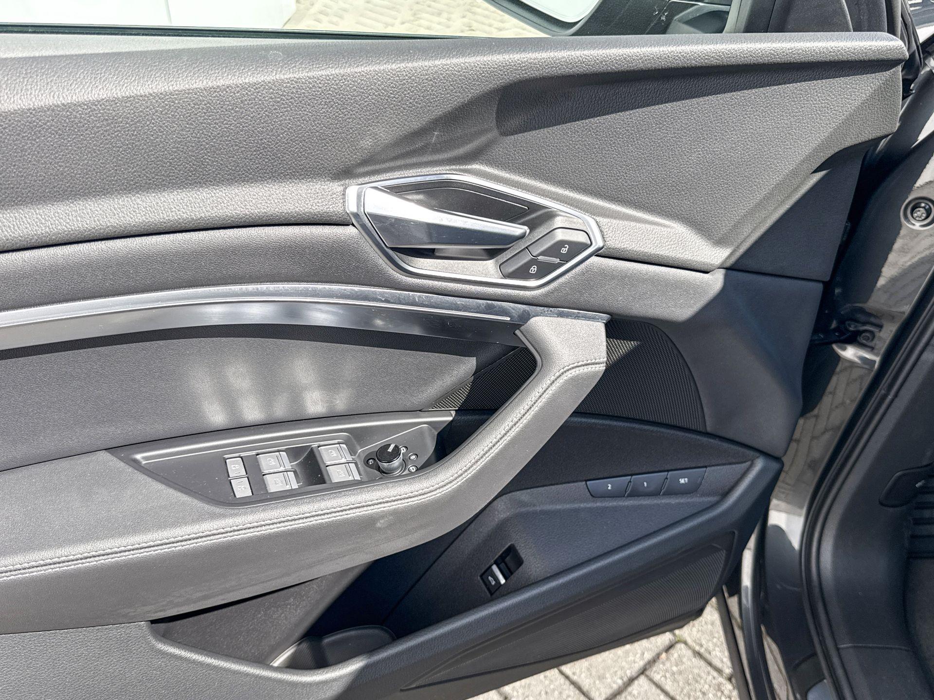 Foto van Audi E-tron 55