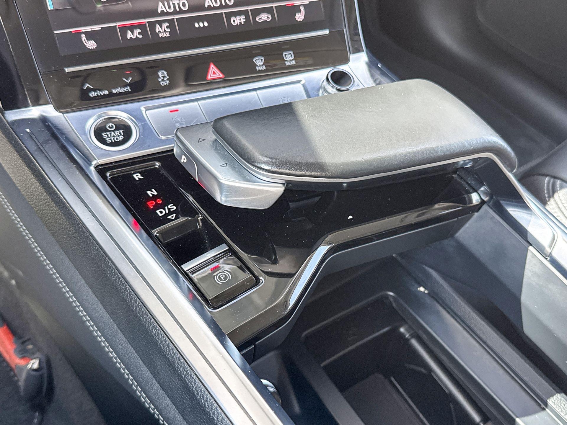 Foto van Audi E-tron 55