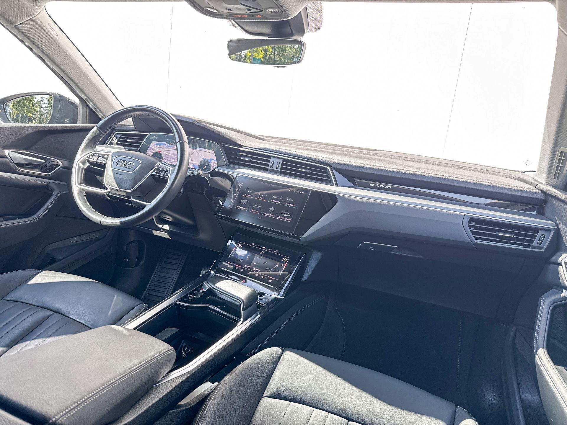 Foto van Audi E-tron 55