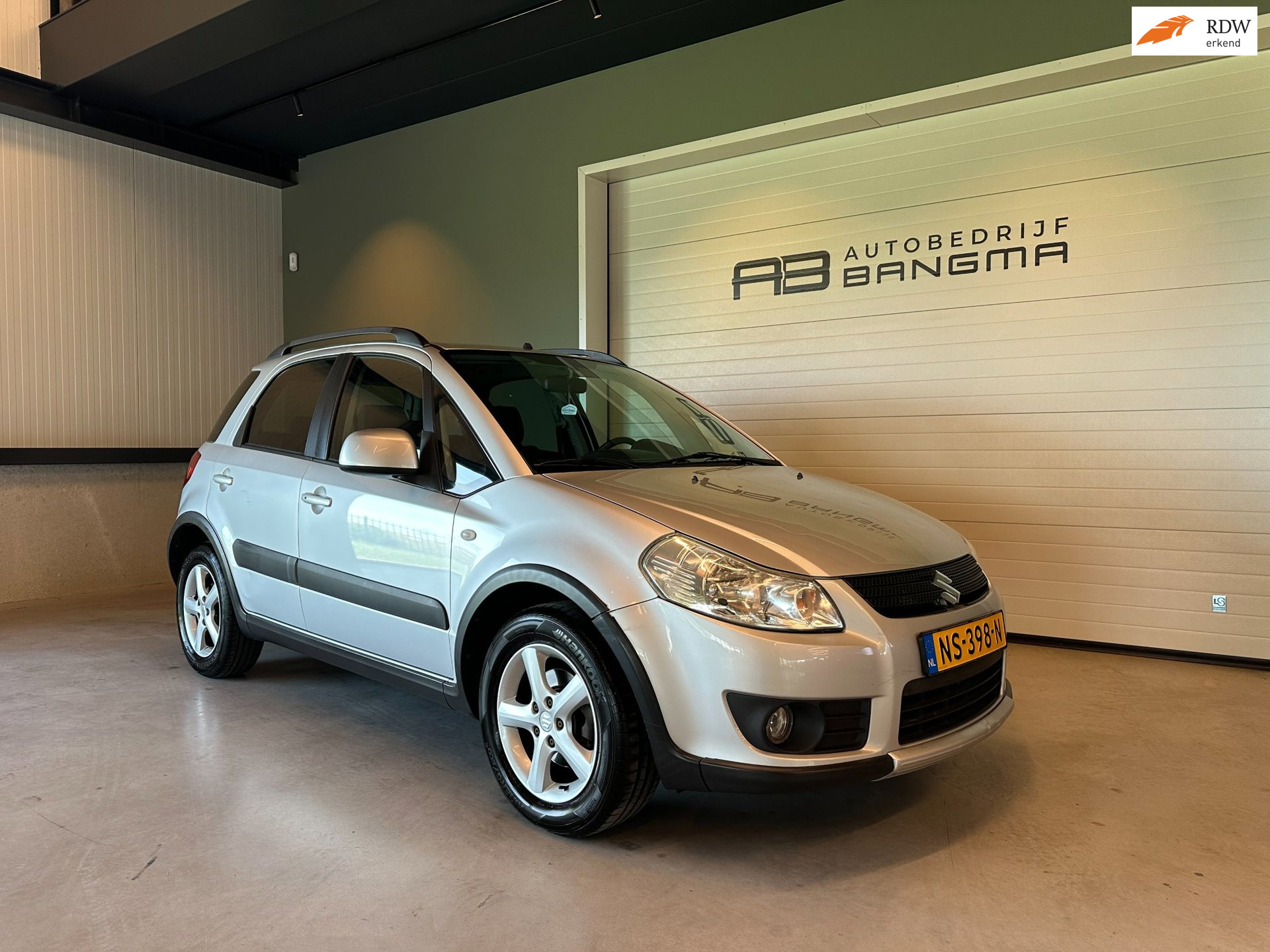 Suzuki Suzuki Sx4 1.6 COMFORT|STOELVERWARMING|KEYLESS ENTREE|CLIMATRONIC AIRCO|LM-VELGEN|GETINT GLAS|HOGERE INSTAP|163.231 km 2008 - voorkant