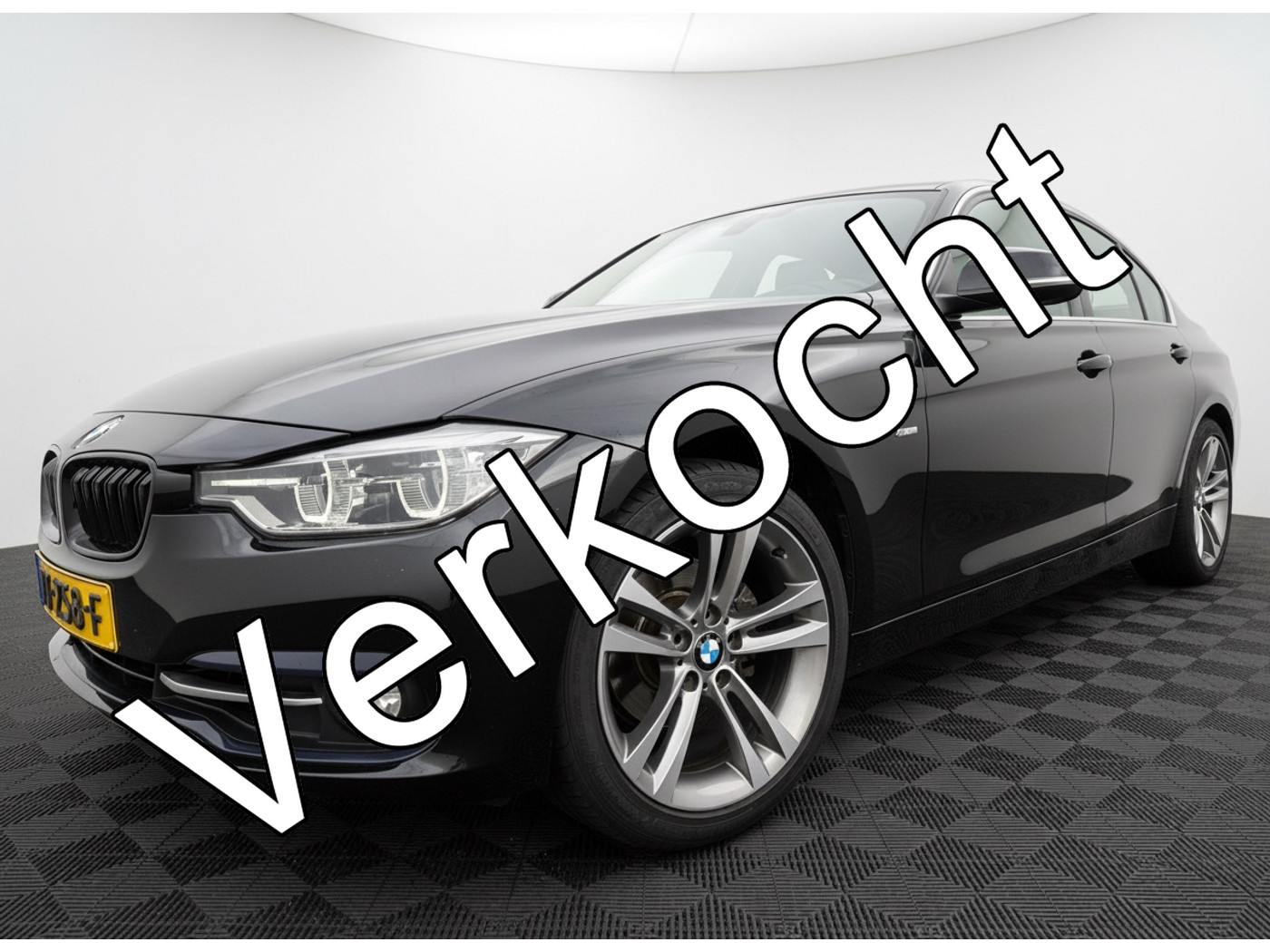 BMW 318i 318i Executive Aut., 2017 - voorkant