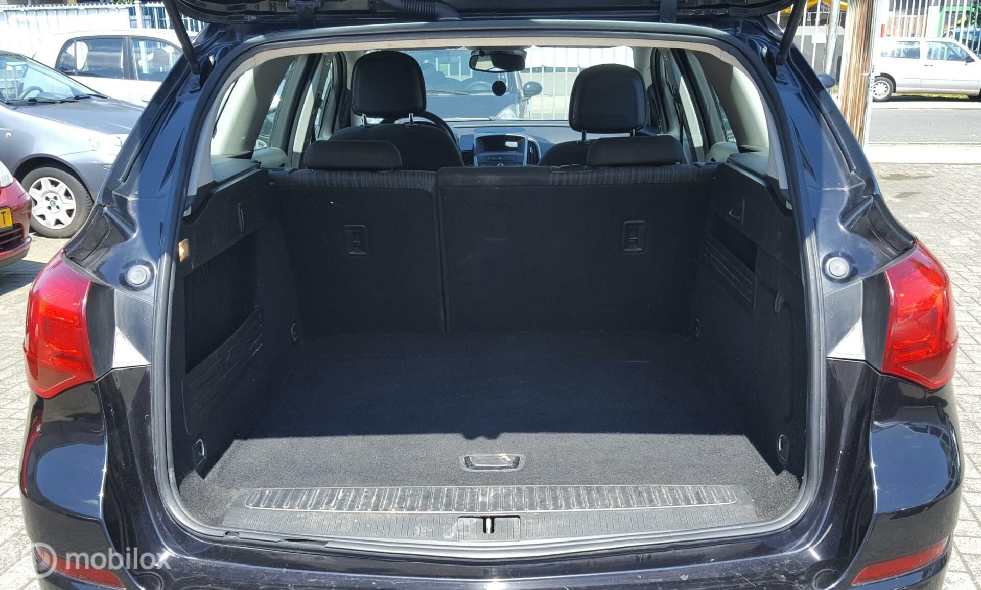 Foto van Opel Astra Sports Tourer
