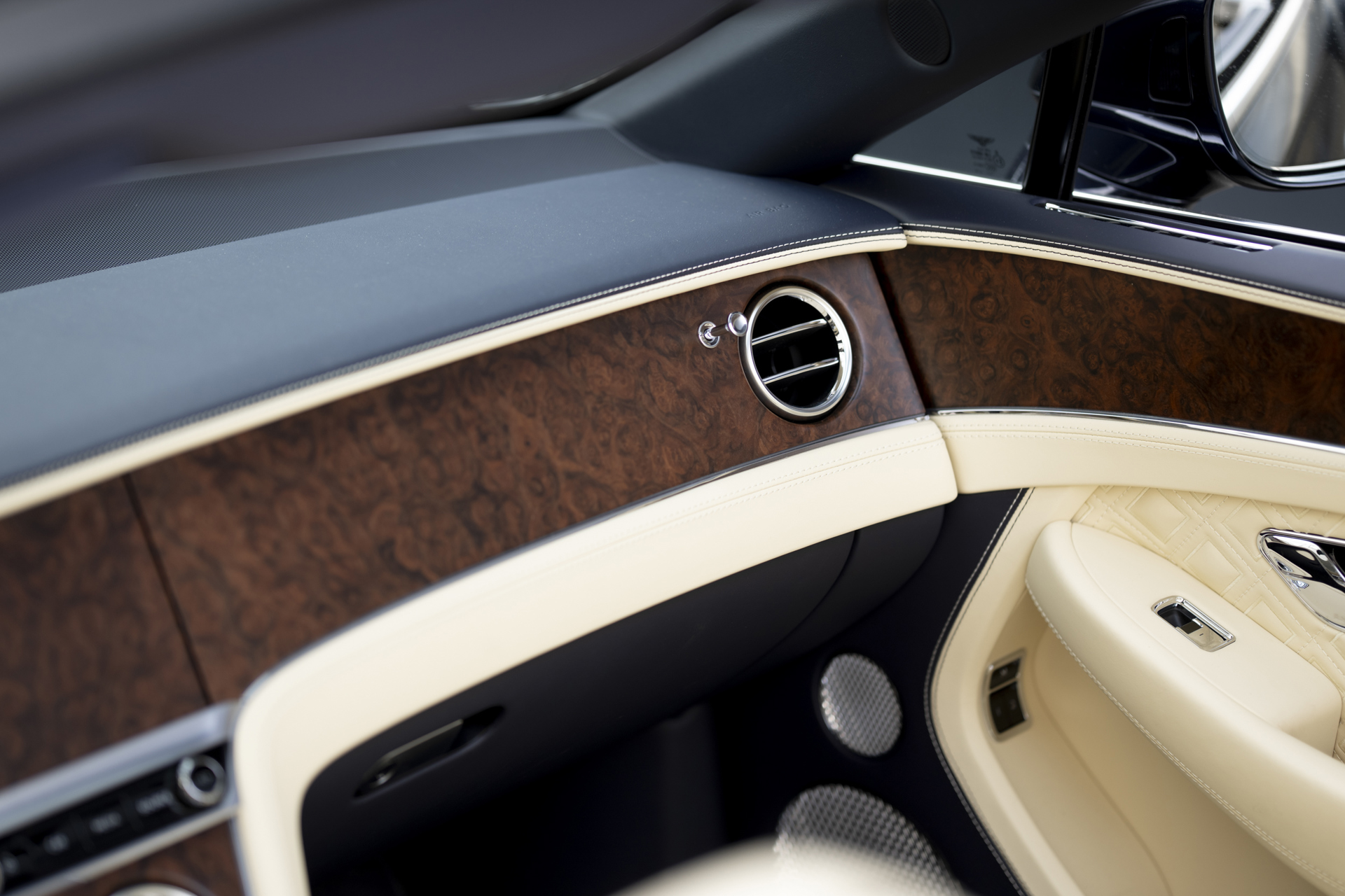 Foto van Bentley Continental GT V8 Convertible