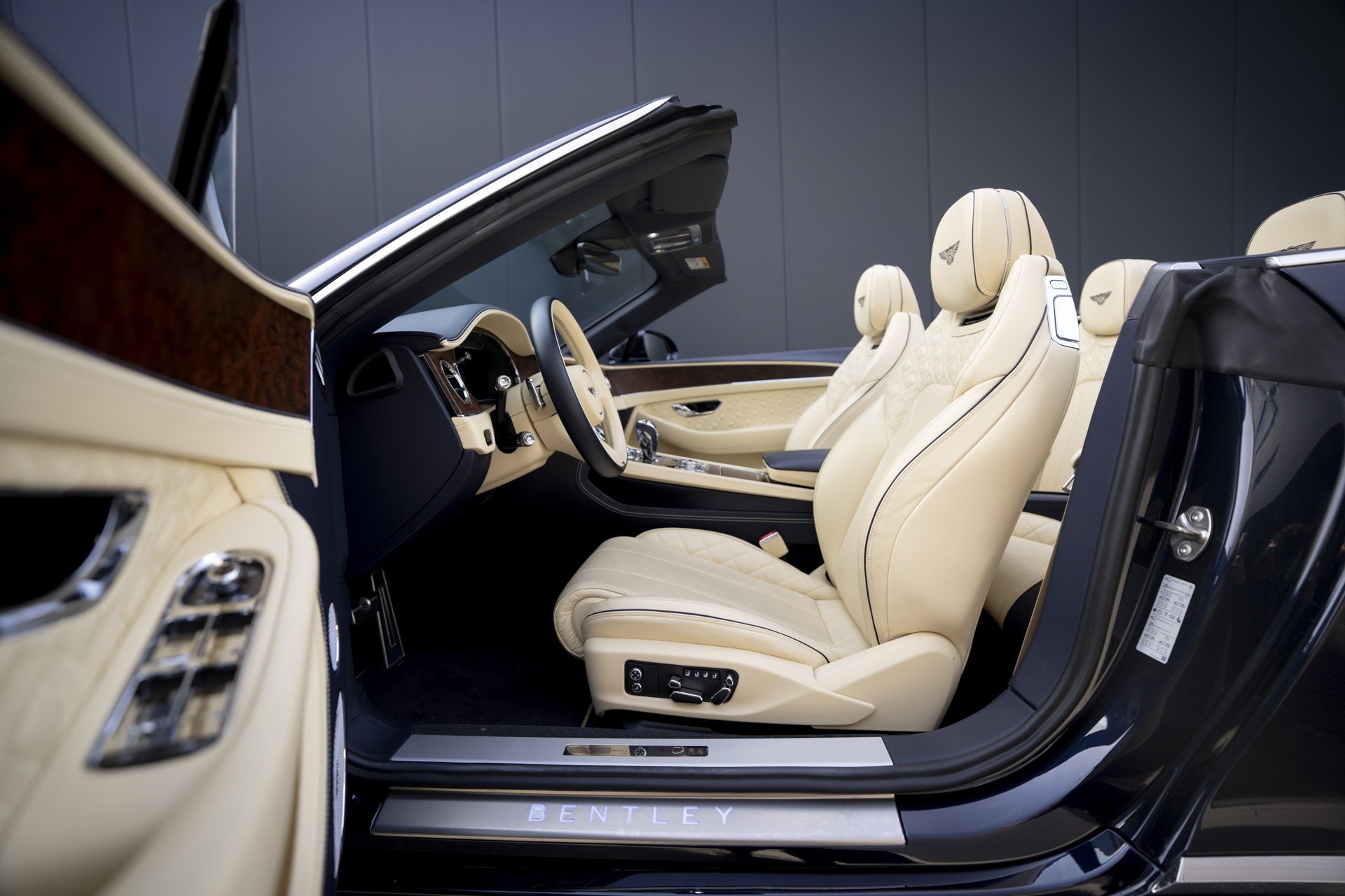 Foto van Bentley Continental GT V8 Convertible