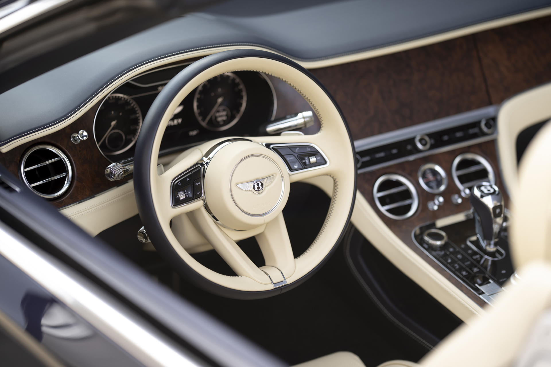 Foto van Bentley Continental GT V8 Convertible